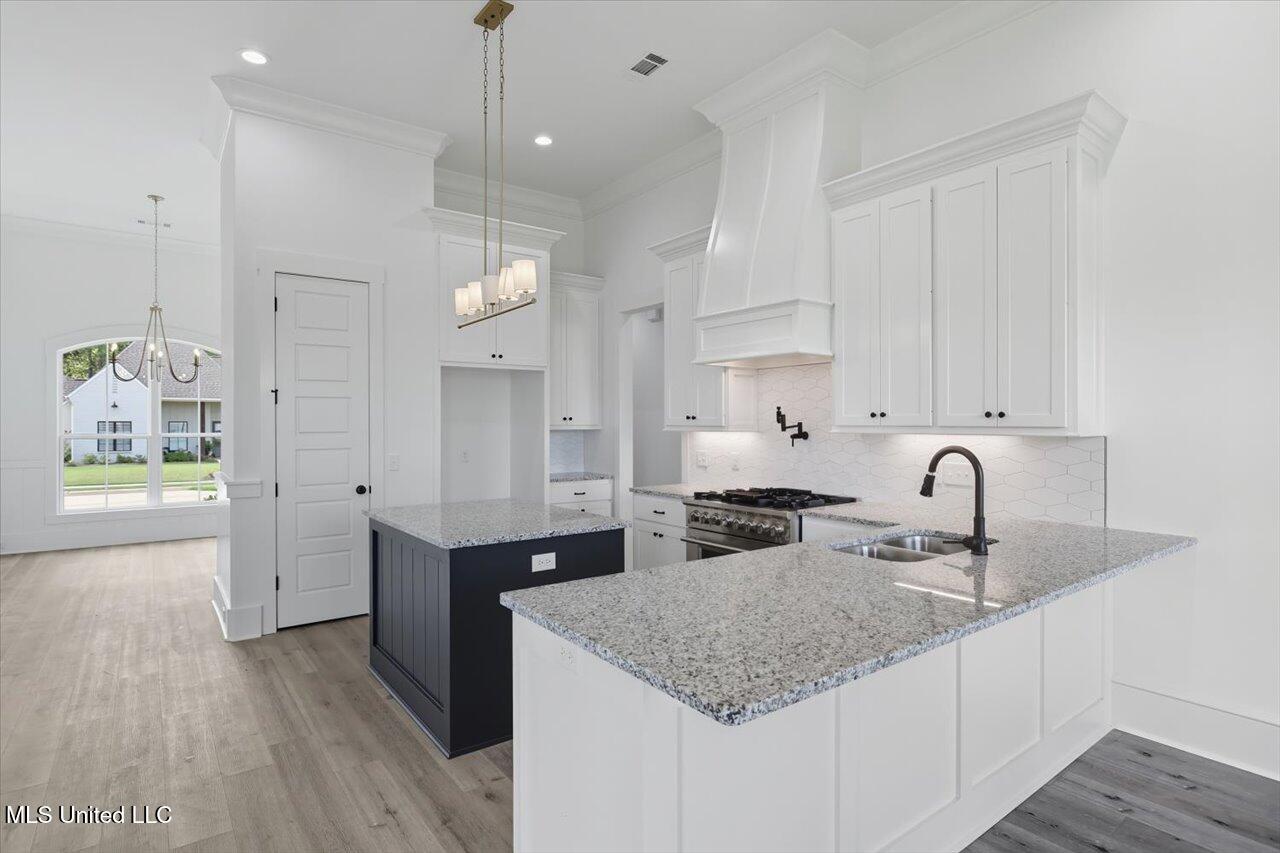 100 Grayson Way Property Photo 10