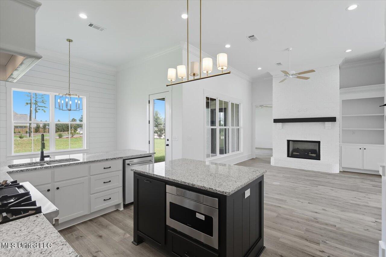 100 Grayson Way Property Photo 12