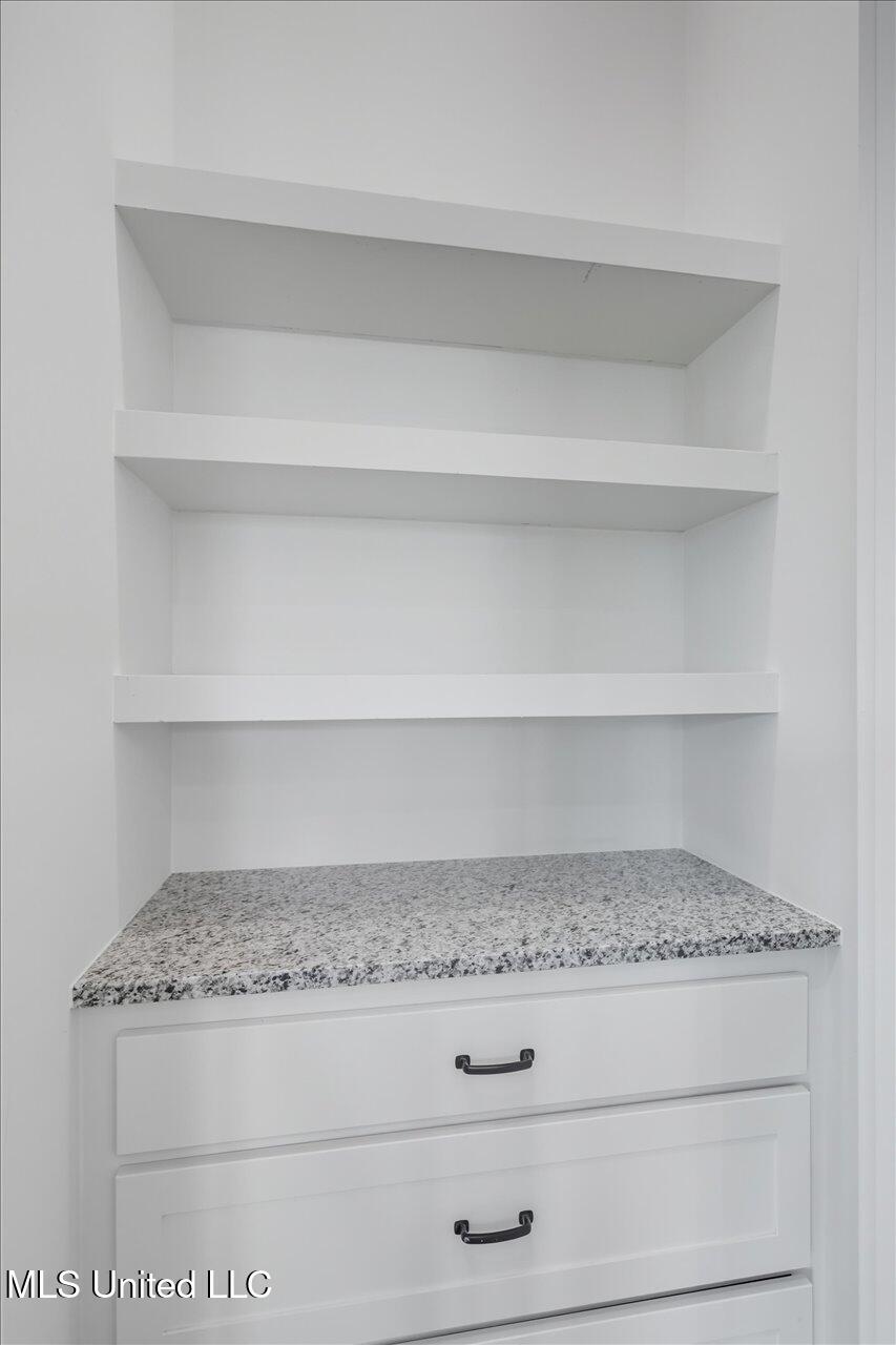 100 Grayson Way Property Photo 14