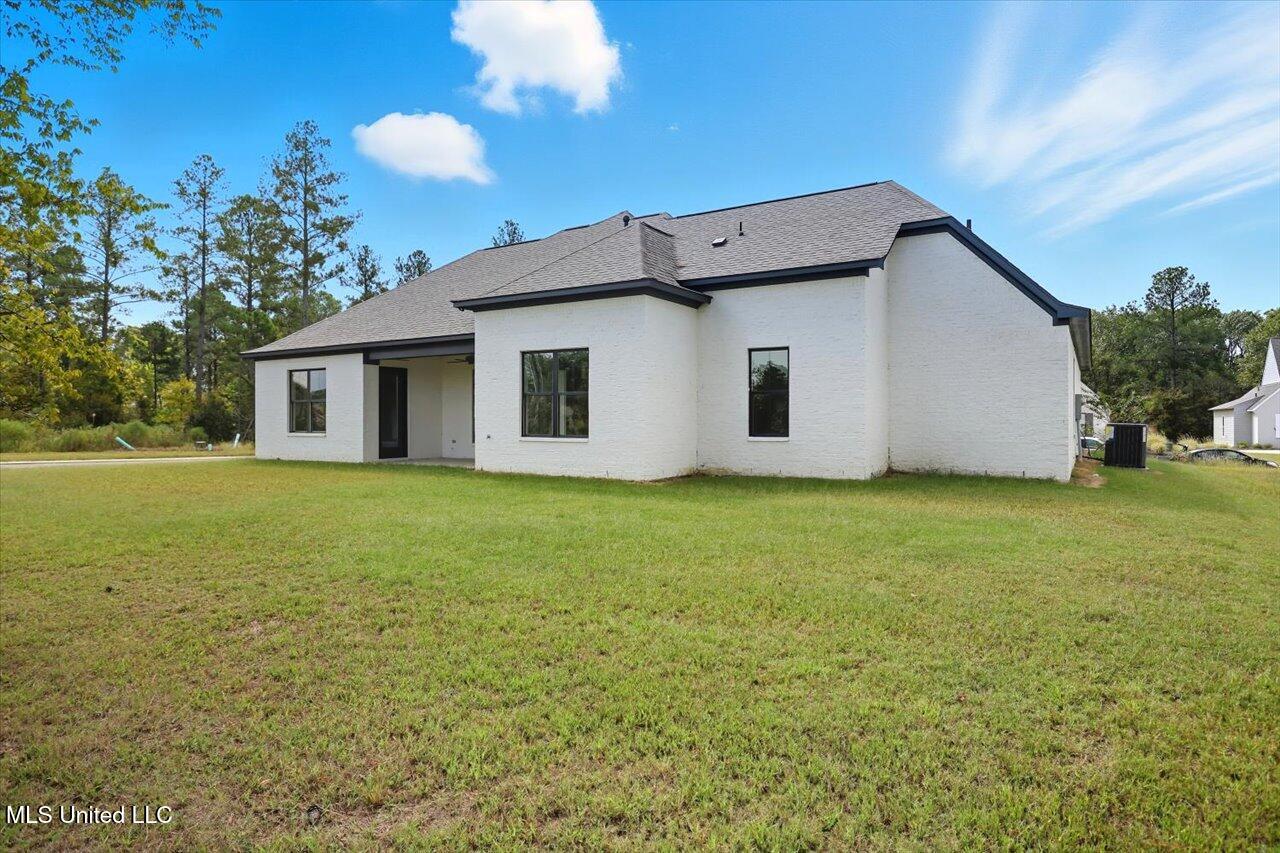 100 Grayson Way Property Photo 33