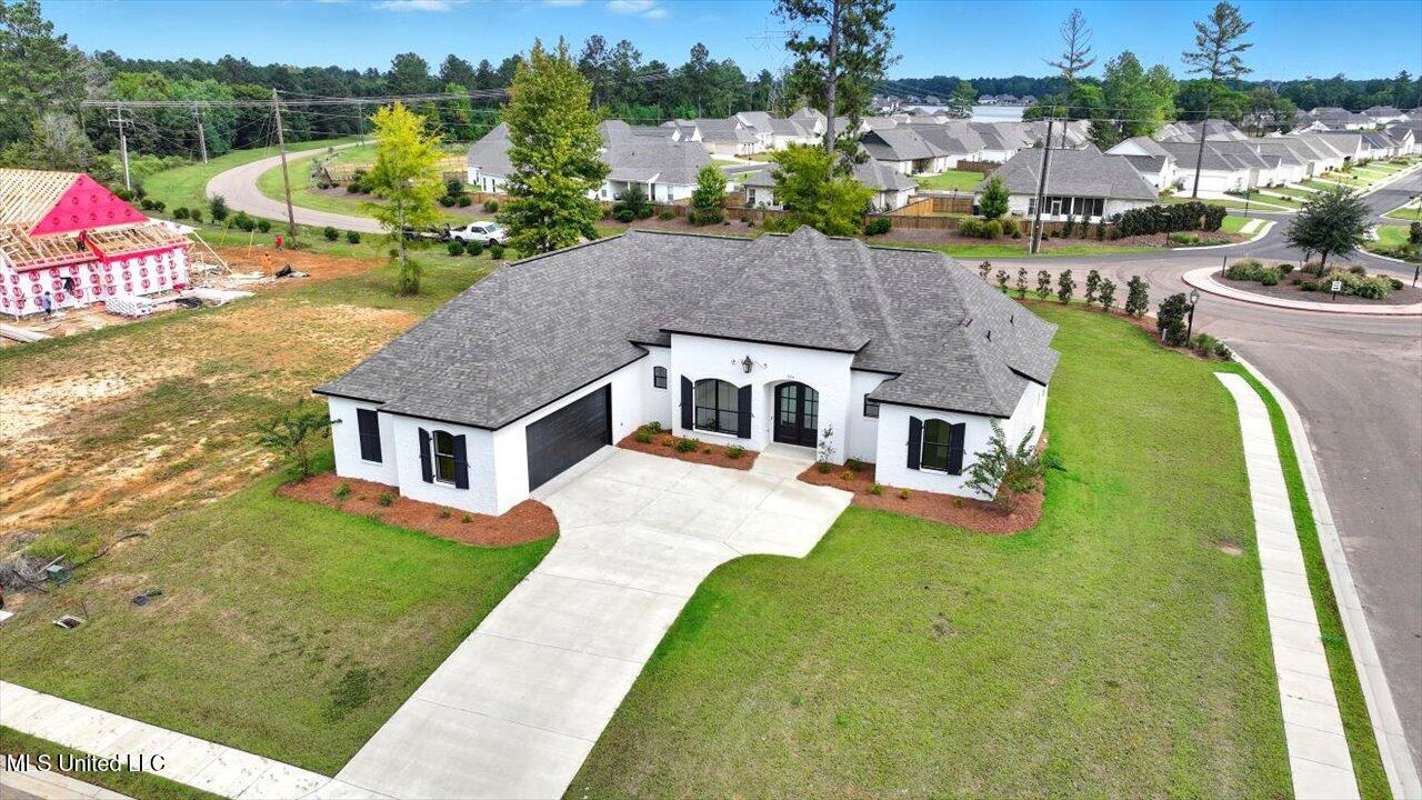 100 Grayson Way Property Photo 34