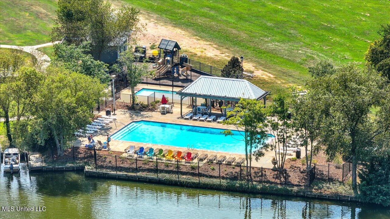 100 Grayson Way Property Photo 41