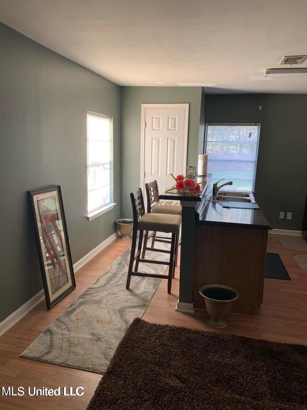 1248 28th Street Property Photo 4