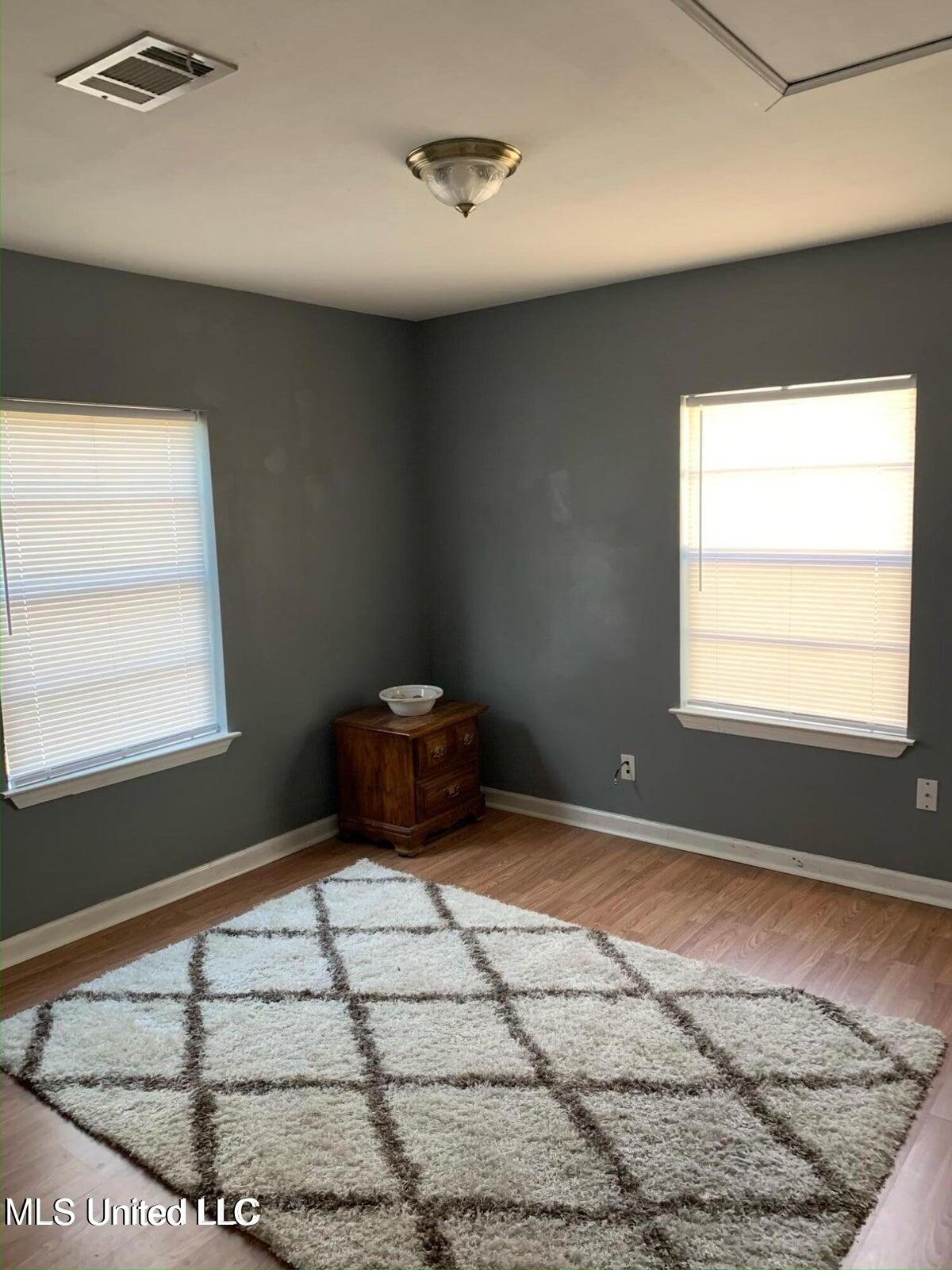 1248 28th Street Property Photo 5