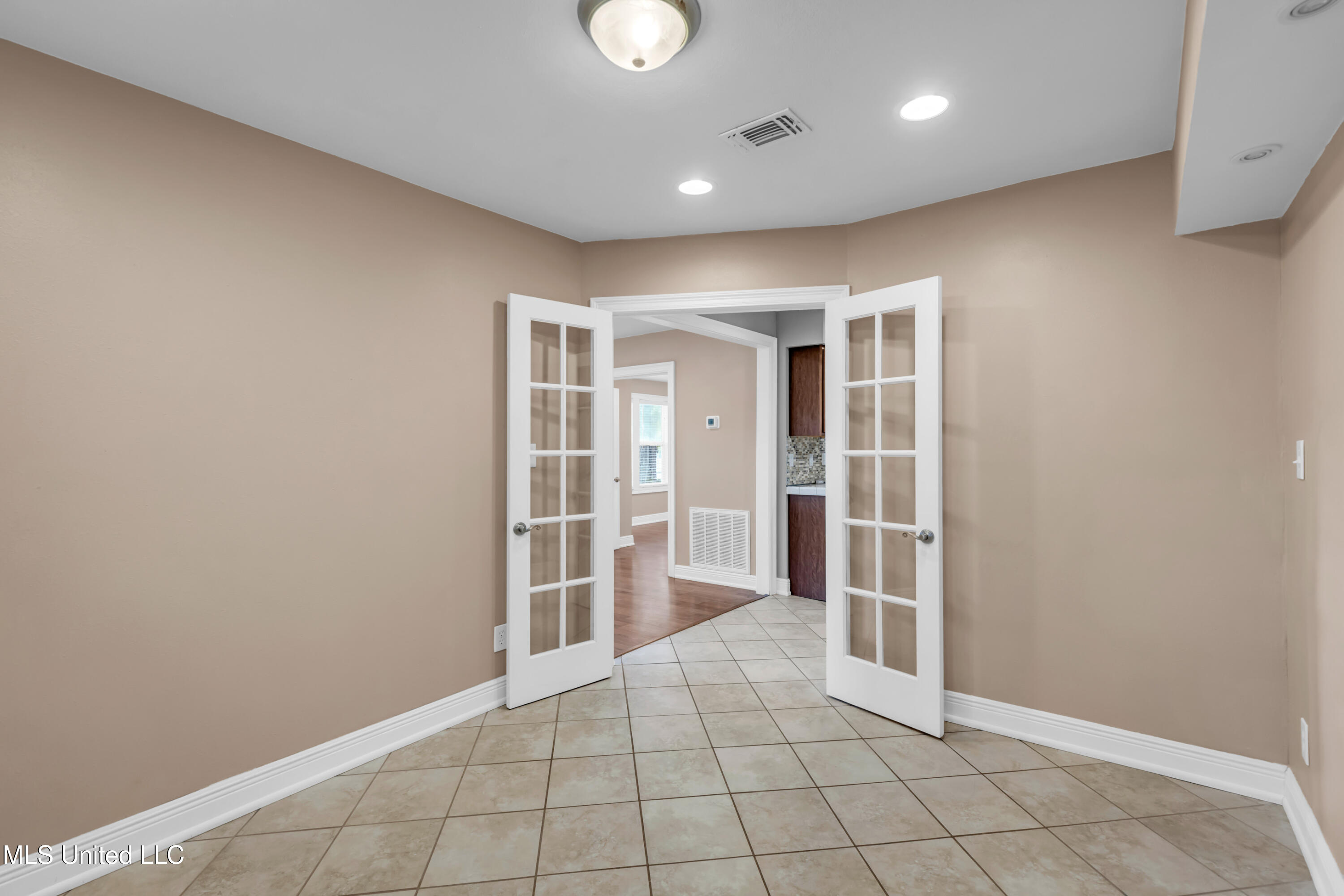 266 Debuys Road Property Photo 16