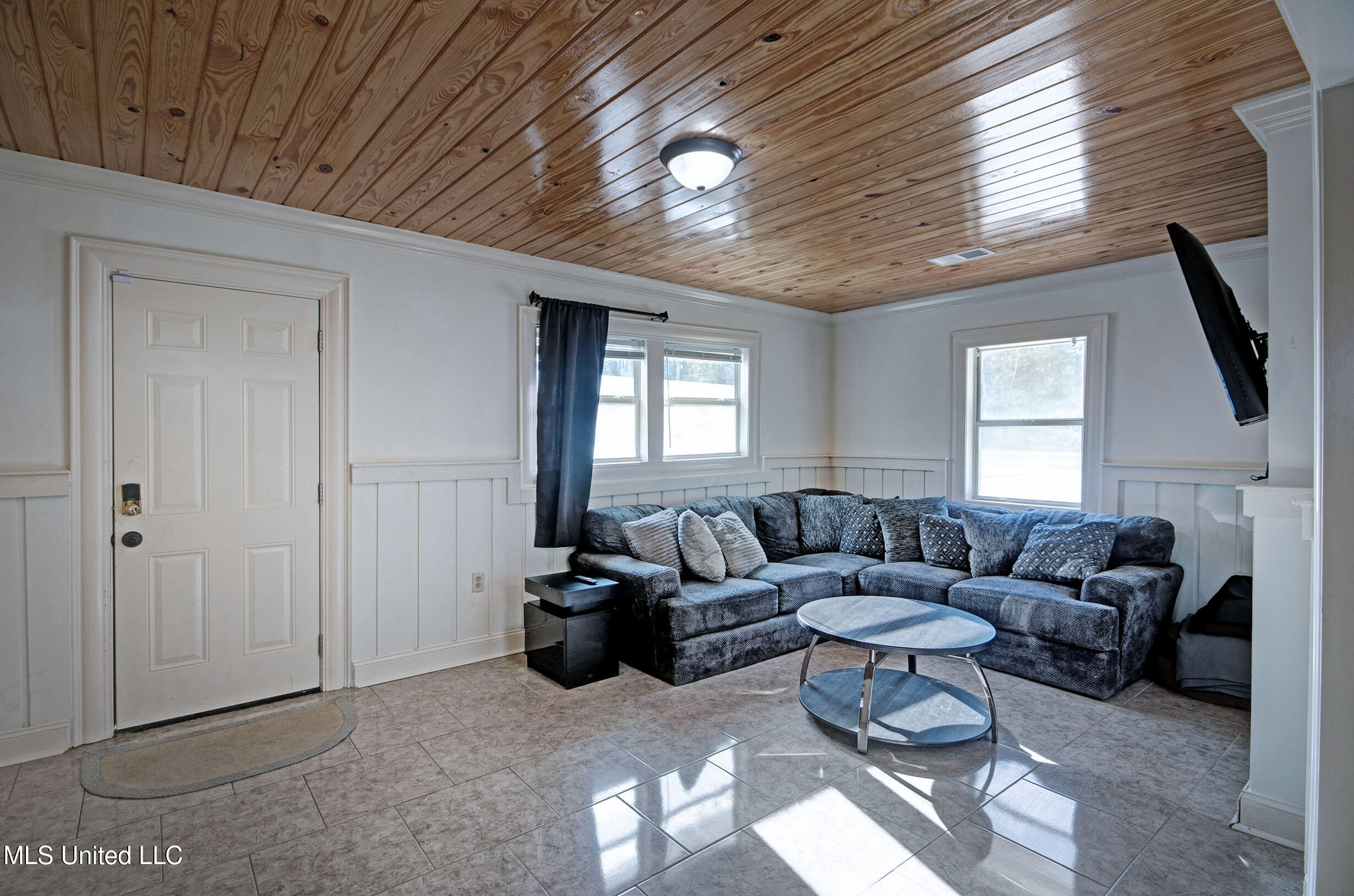 614 Rankin Road Property Photo 9