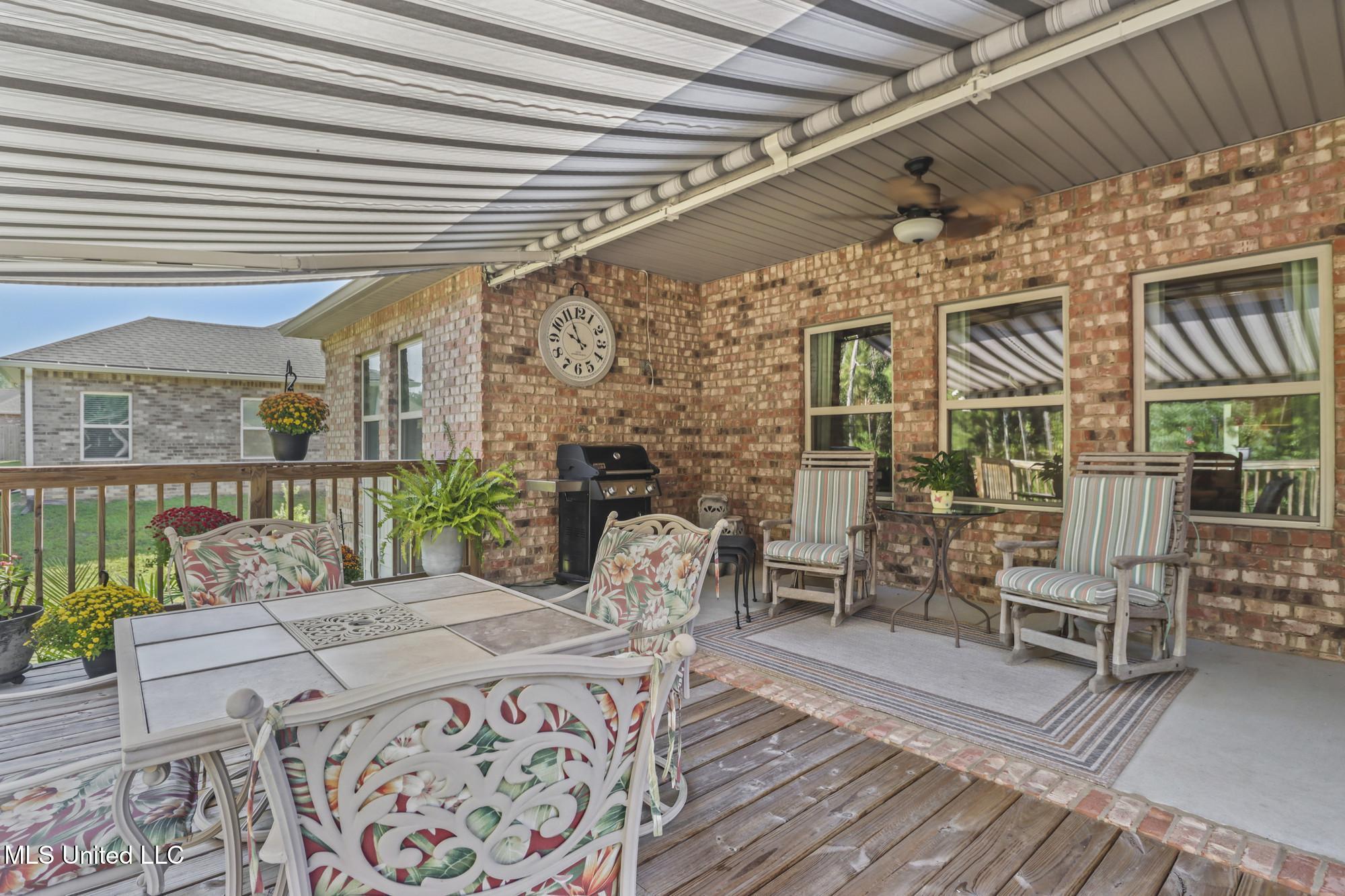 11209 Shorecrest Road Property Photo 2