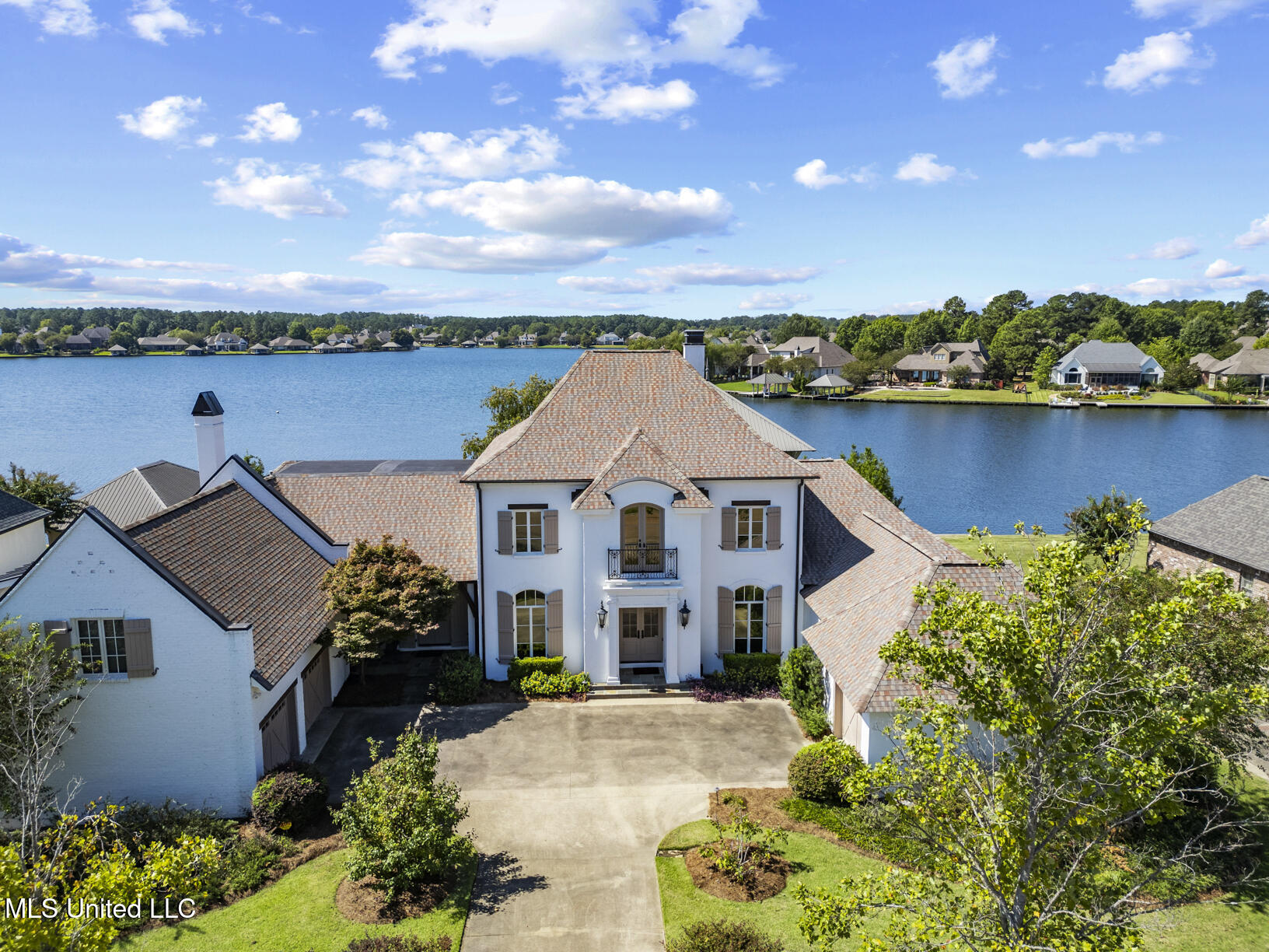 115 Cedar Woods Cove Property Photo 1