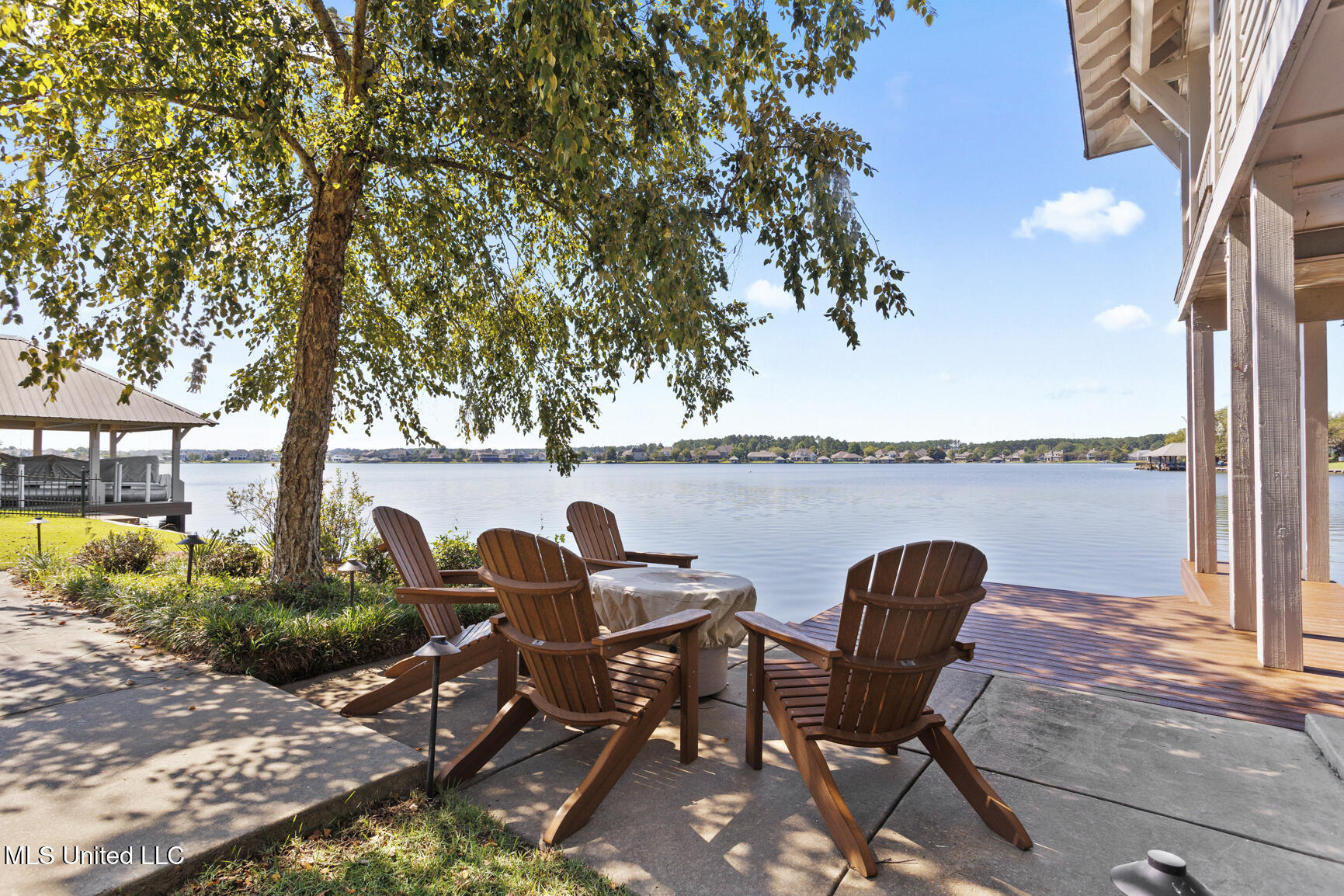 115 Cedar Woods Cove Property Photo 7