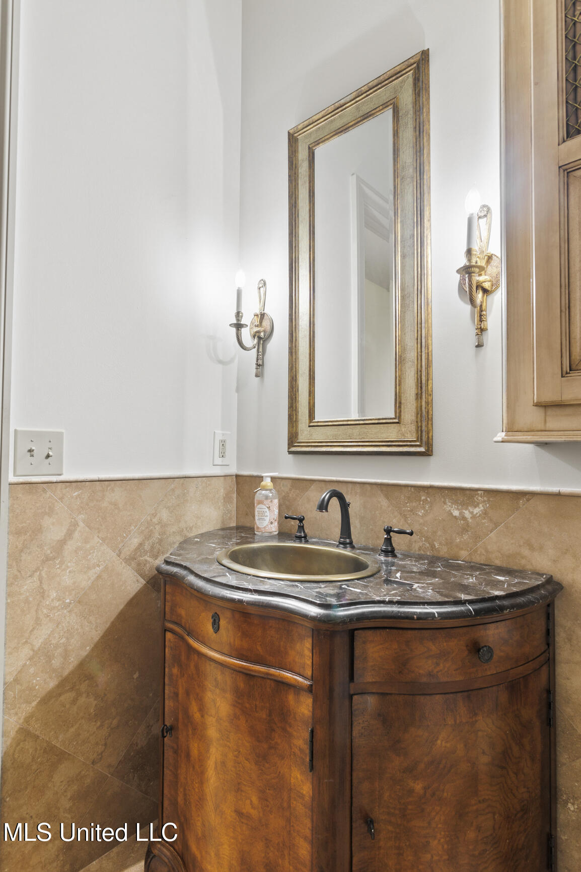 115 Cedar Woods Cove Property Photo 38