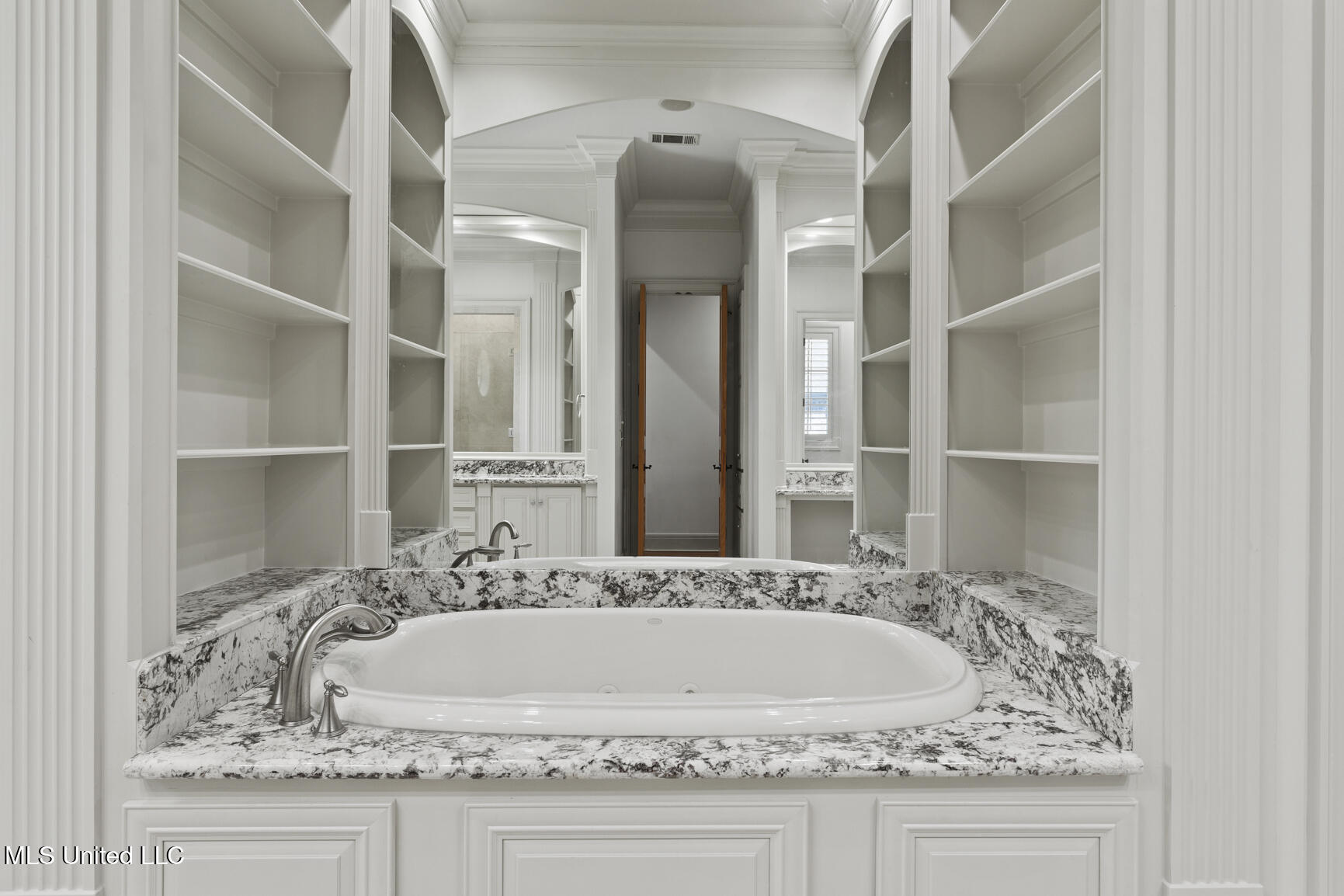 115 Cedar Woods Cove Property Photo 41