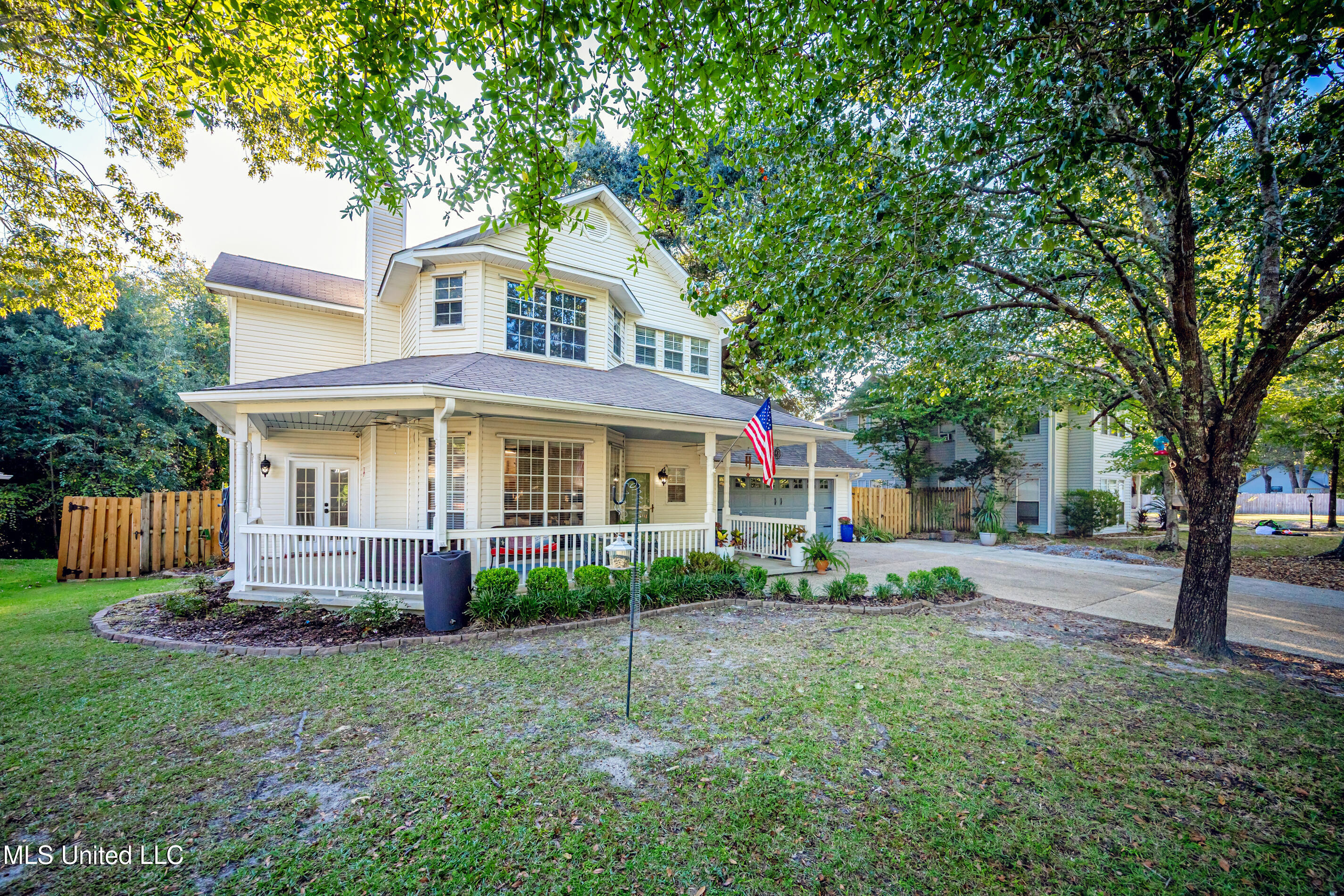 2808 Hickory Lane Property Photo 4