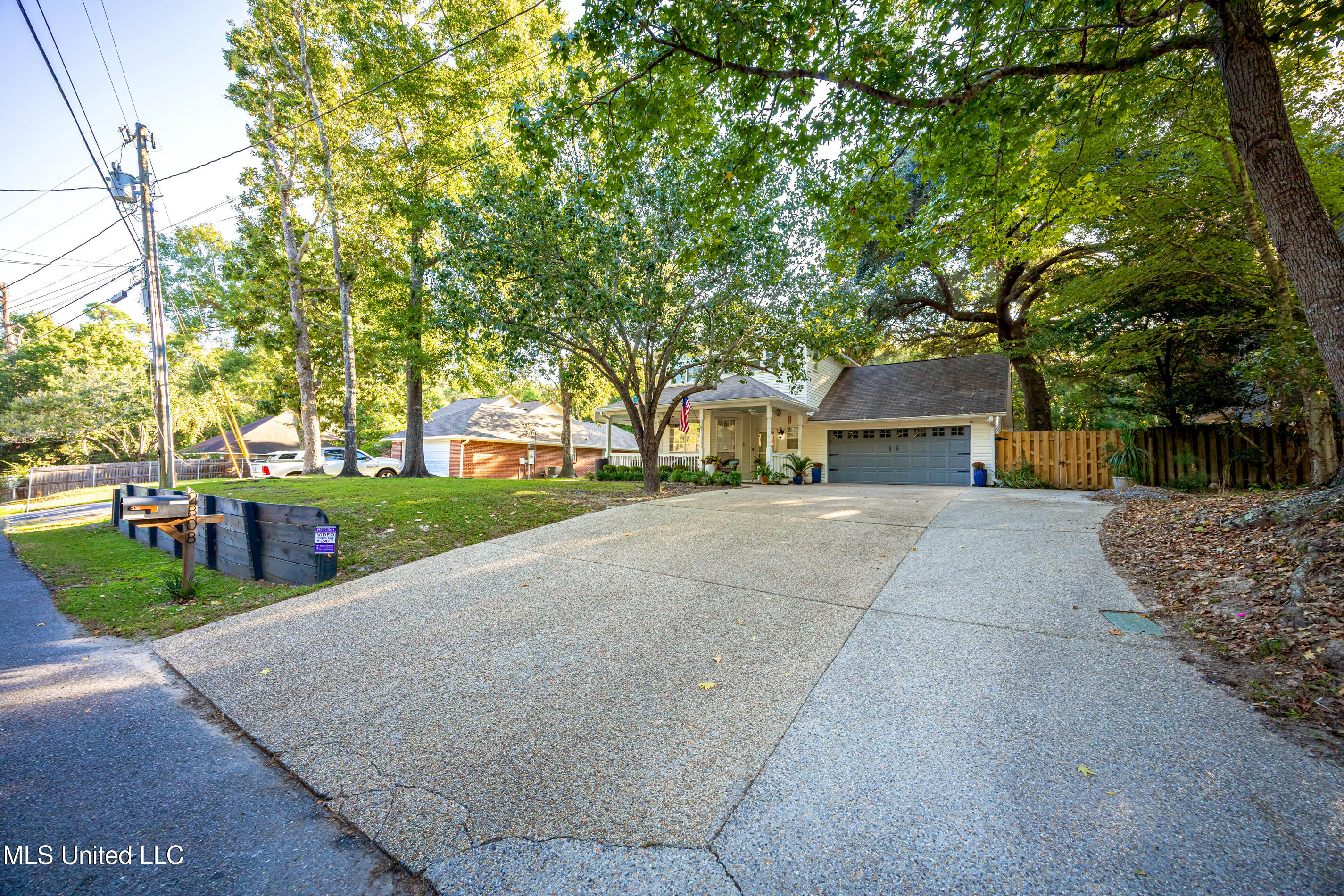2808 Hickory Lane Property Photo 6