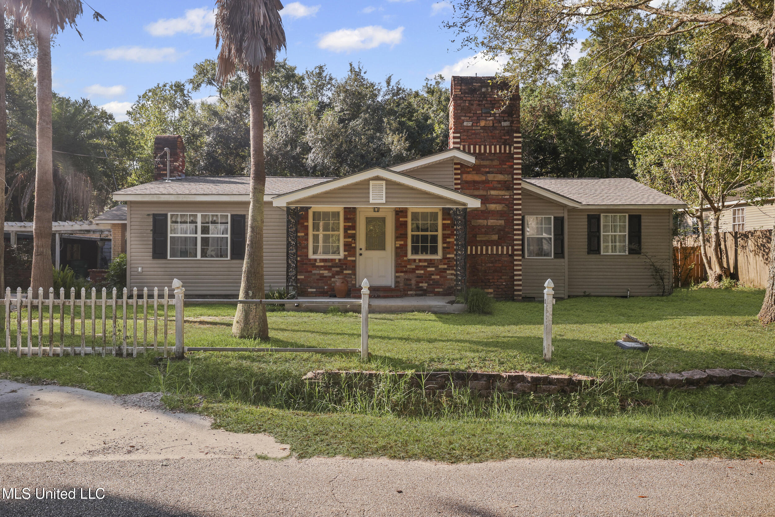 6075 E Adams Street Property Photo 1