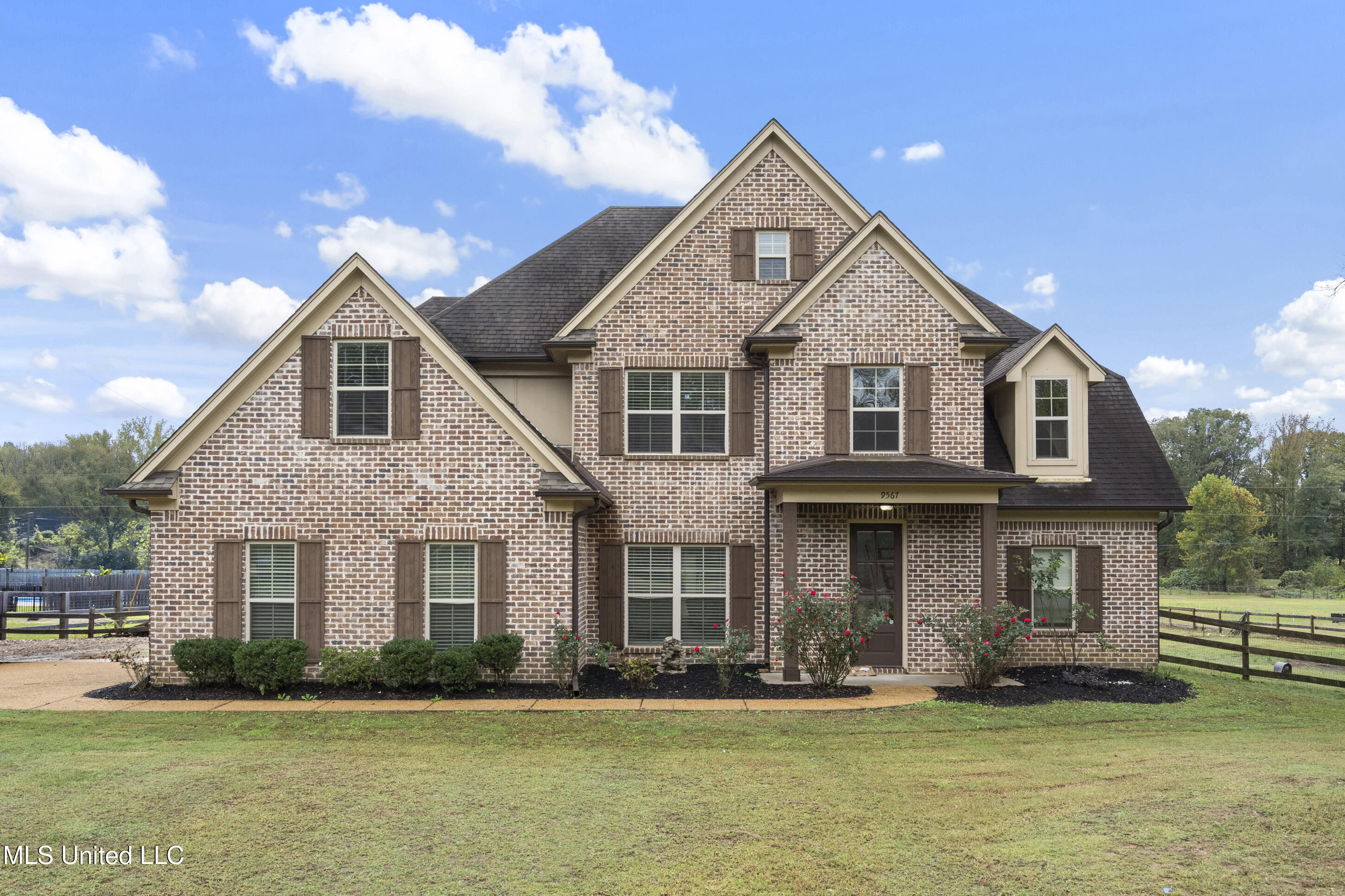 9567 Holly Springs Road Property Photo 1