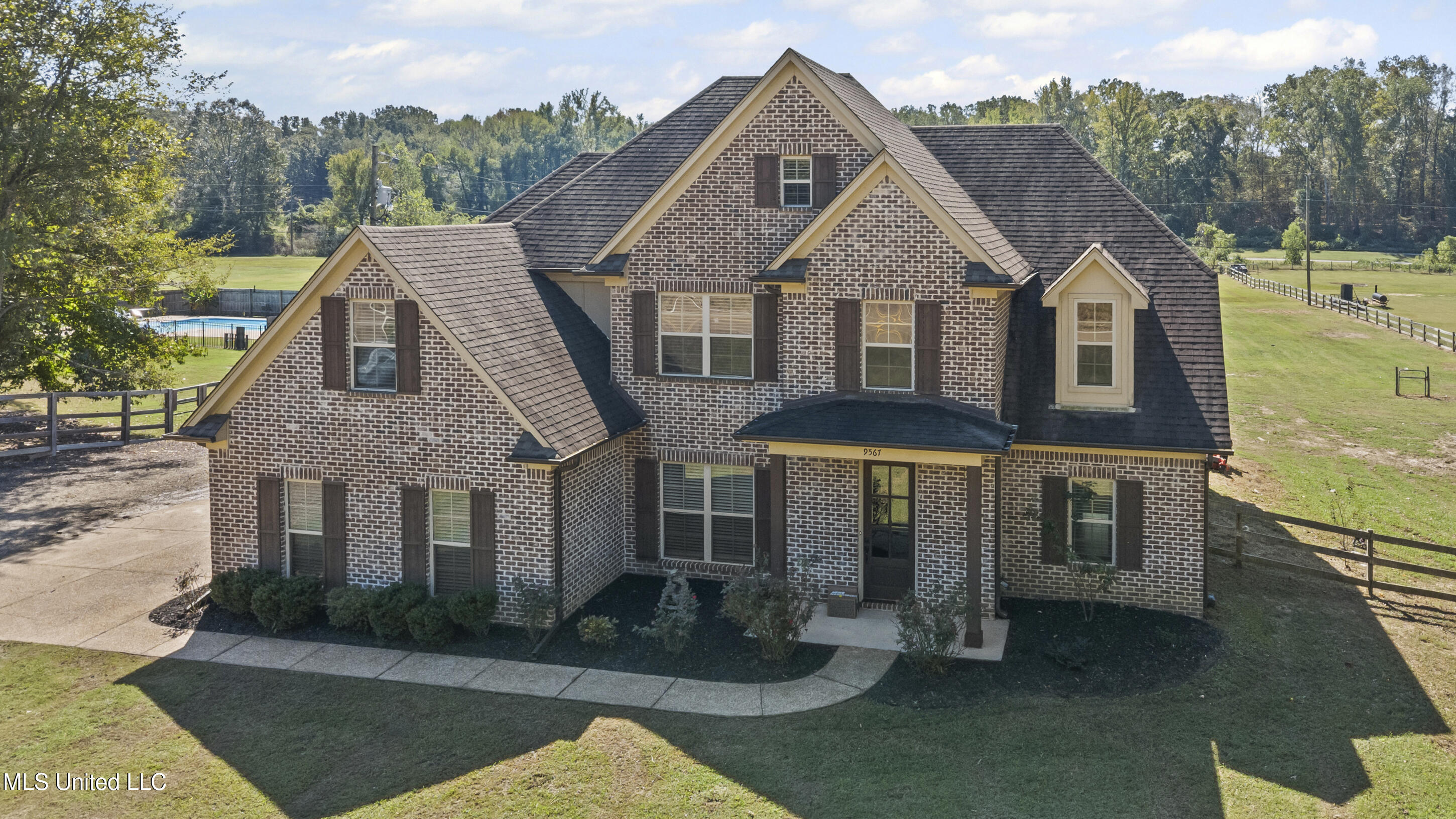 9567 Holly Springs Road Property Photo 4