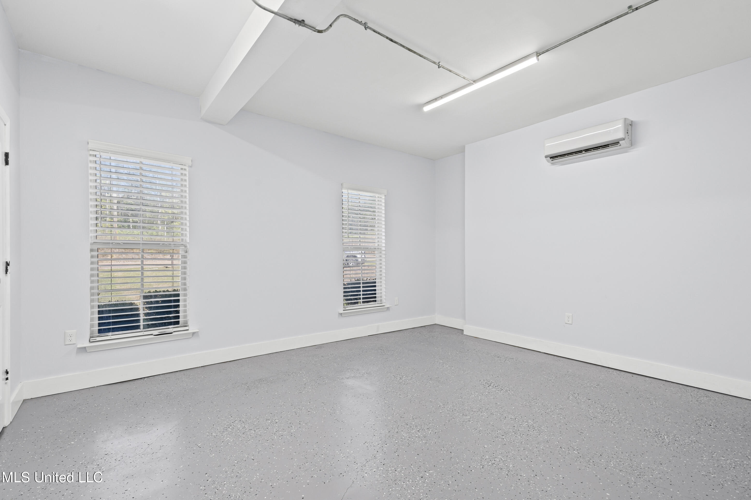 9567 Holly Springs Road Property Photo 14