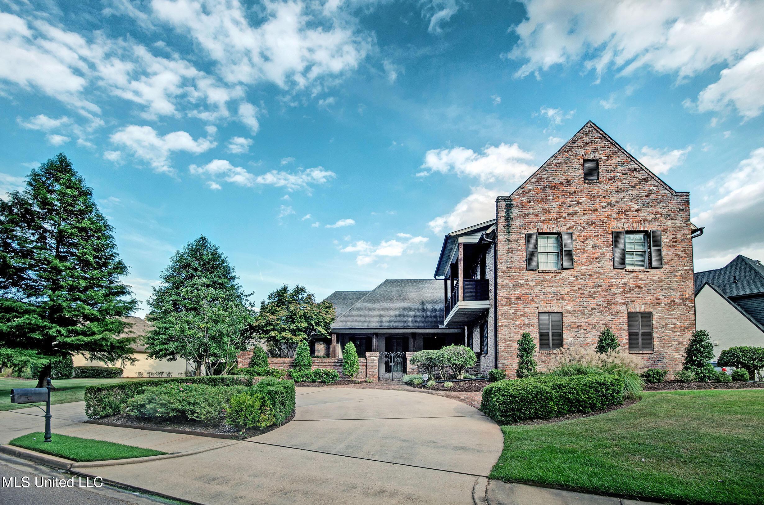 143 Green Glades Property Photo 2