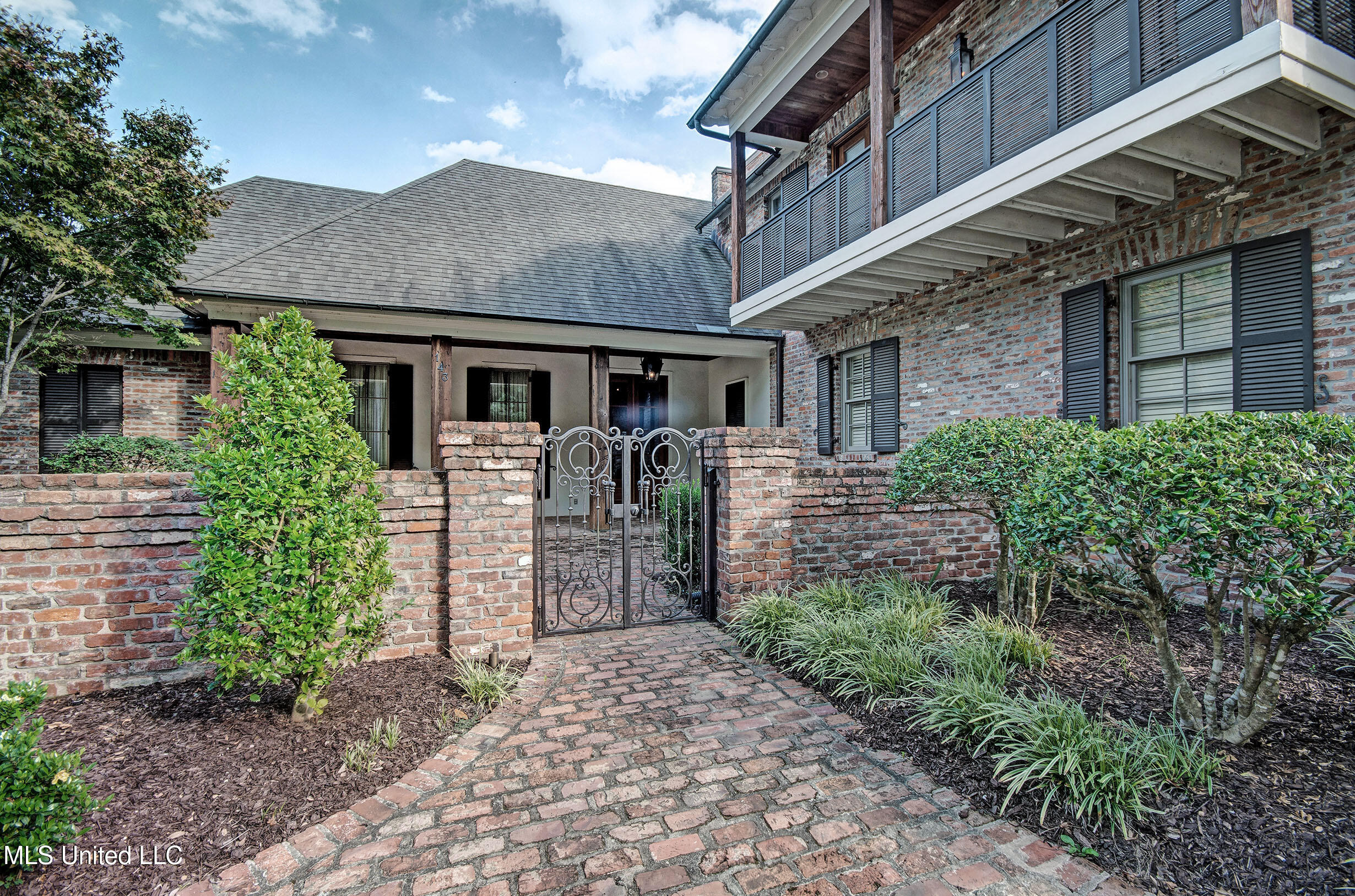 143 Green Glades Property Photo 7