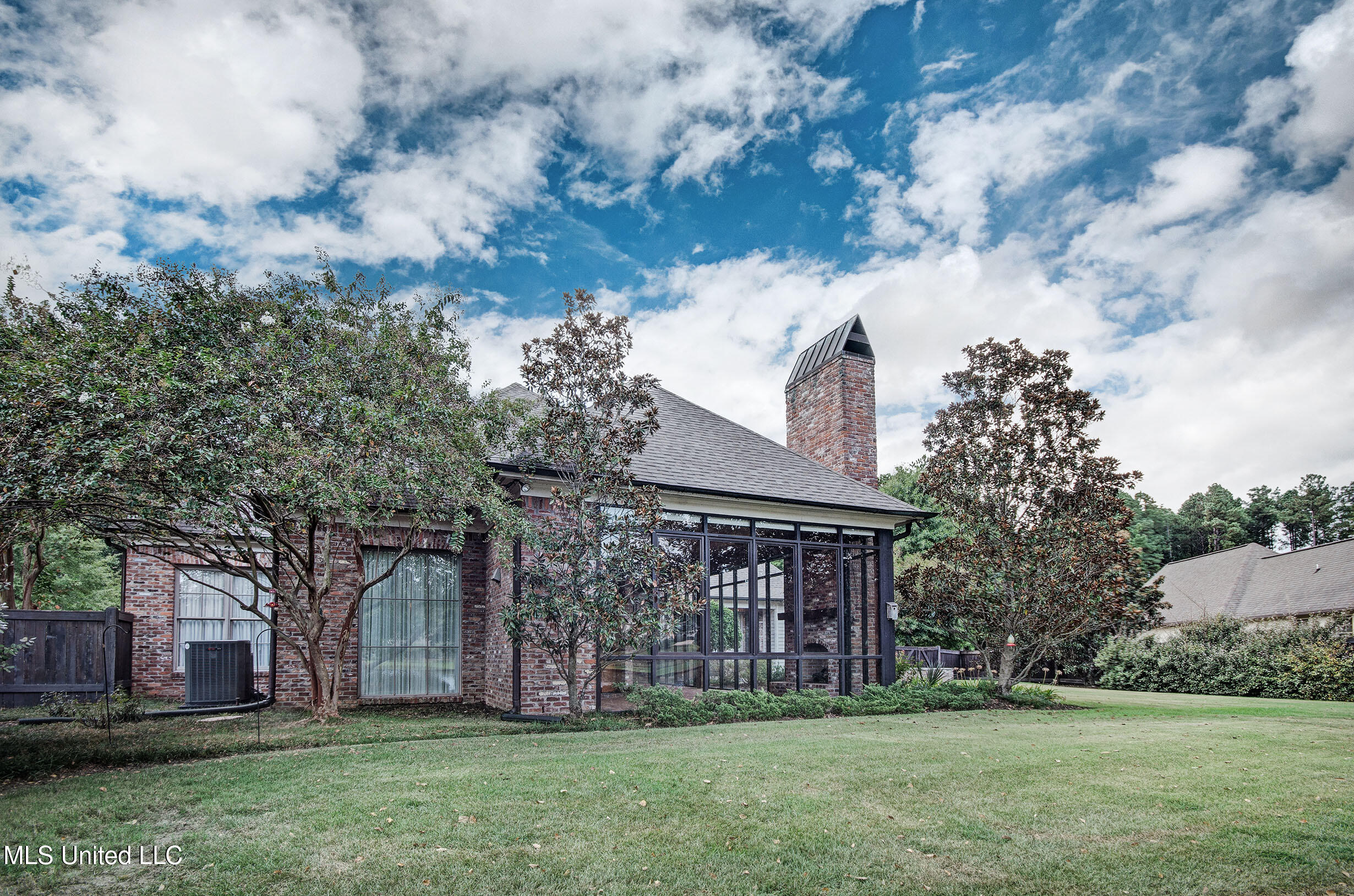 143 Green Glades Property Photo 10