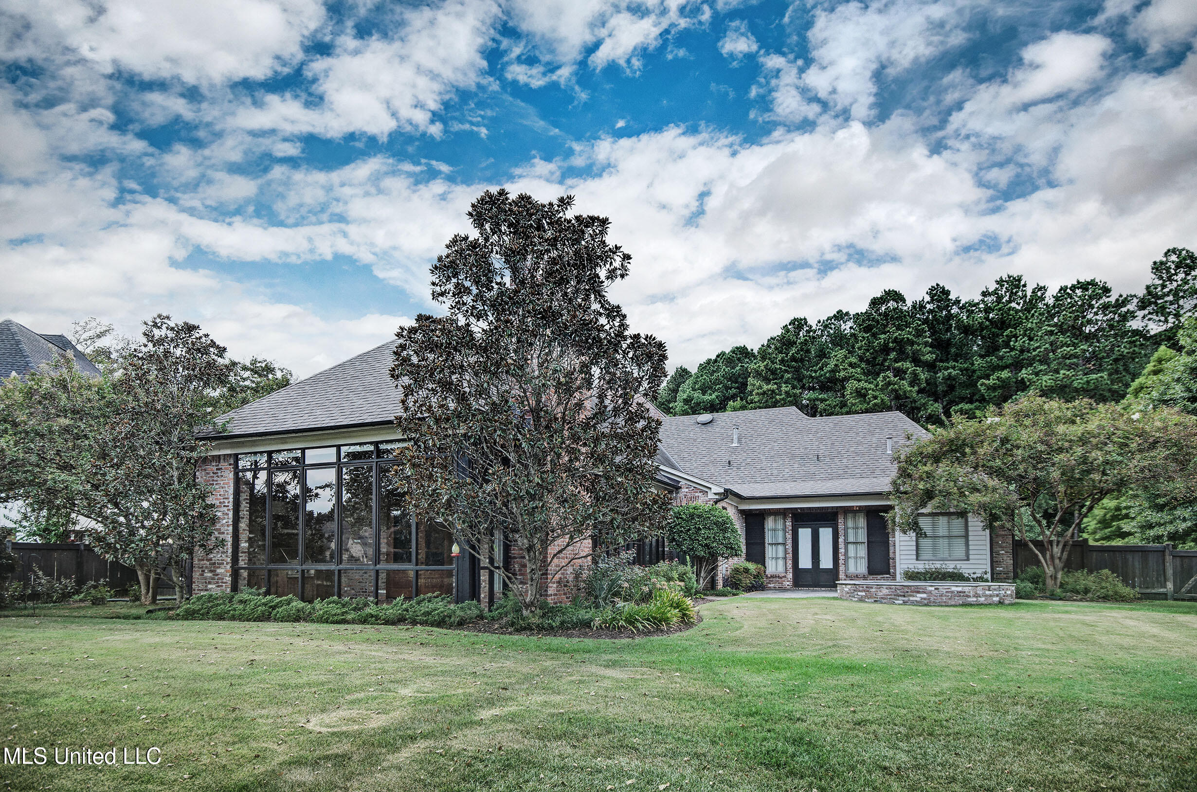 143 Green Glades Property Photo 11