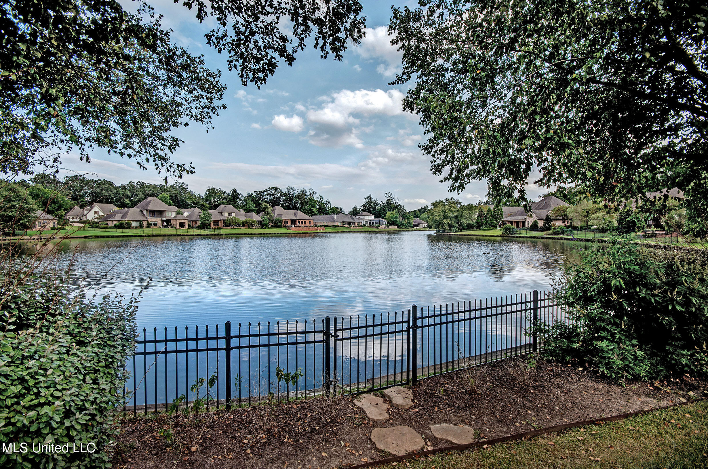 143 Green Glades Property Photo 12