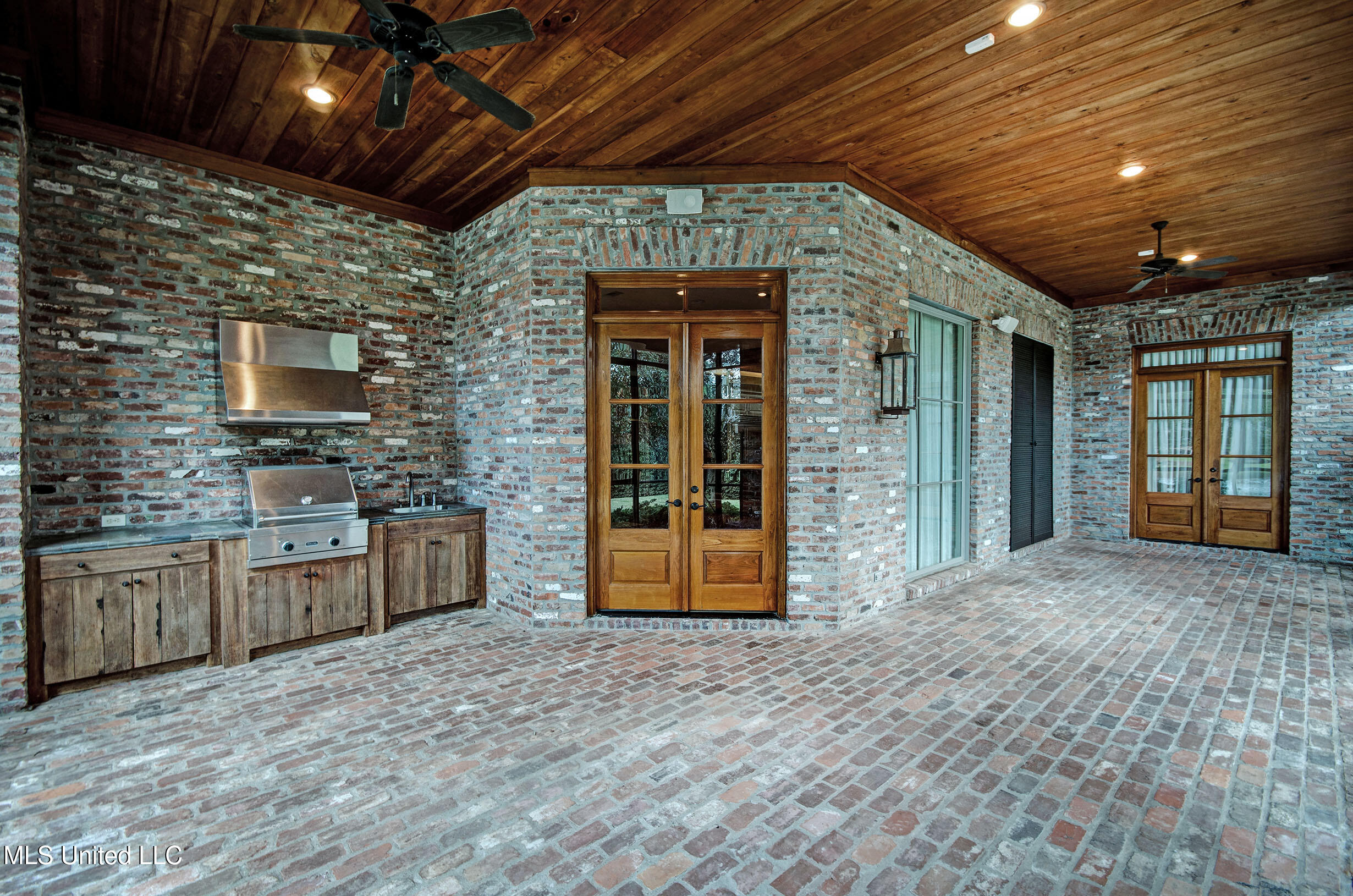 143 Green Glades Property Photo 13