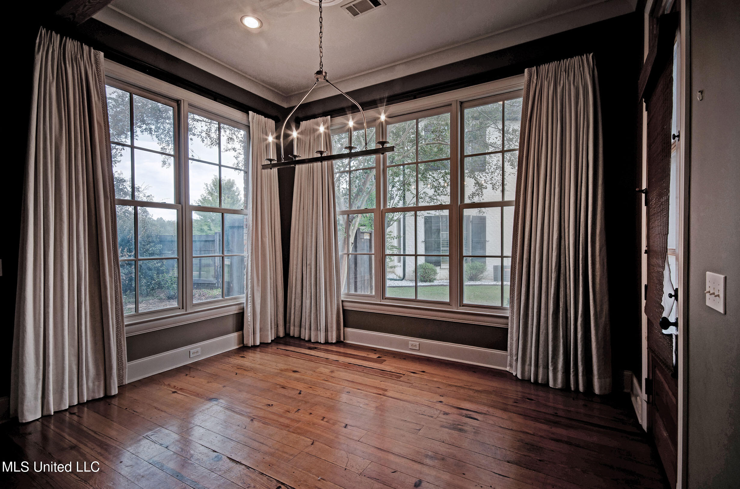 143 Green Glades Property Photo 24