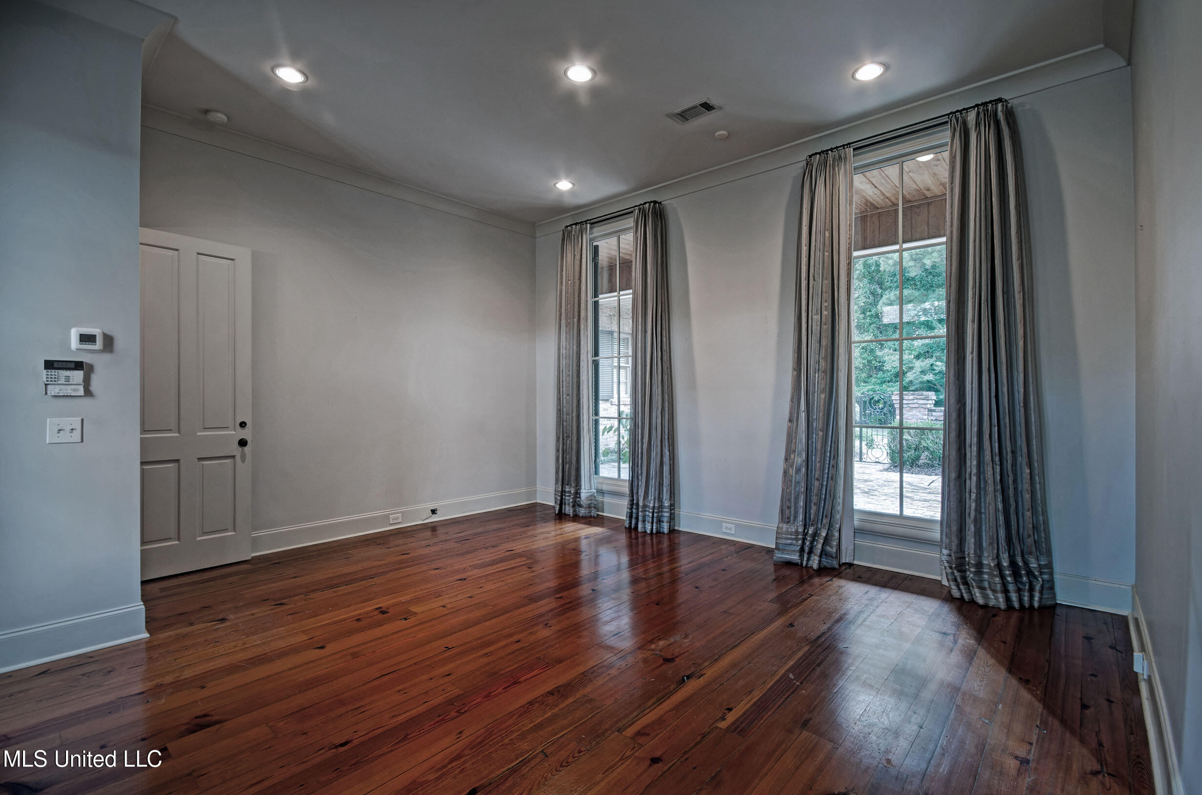 143 Green Glades Property Photo 30