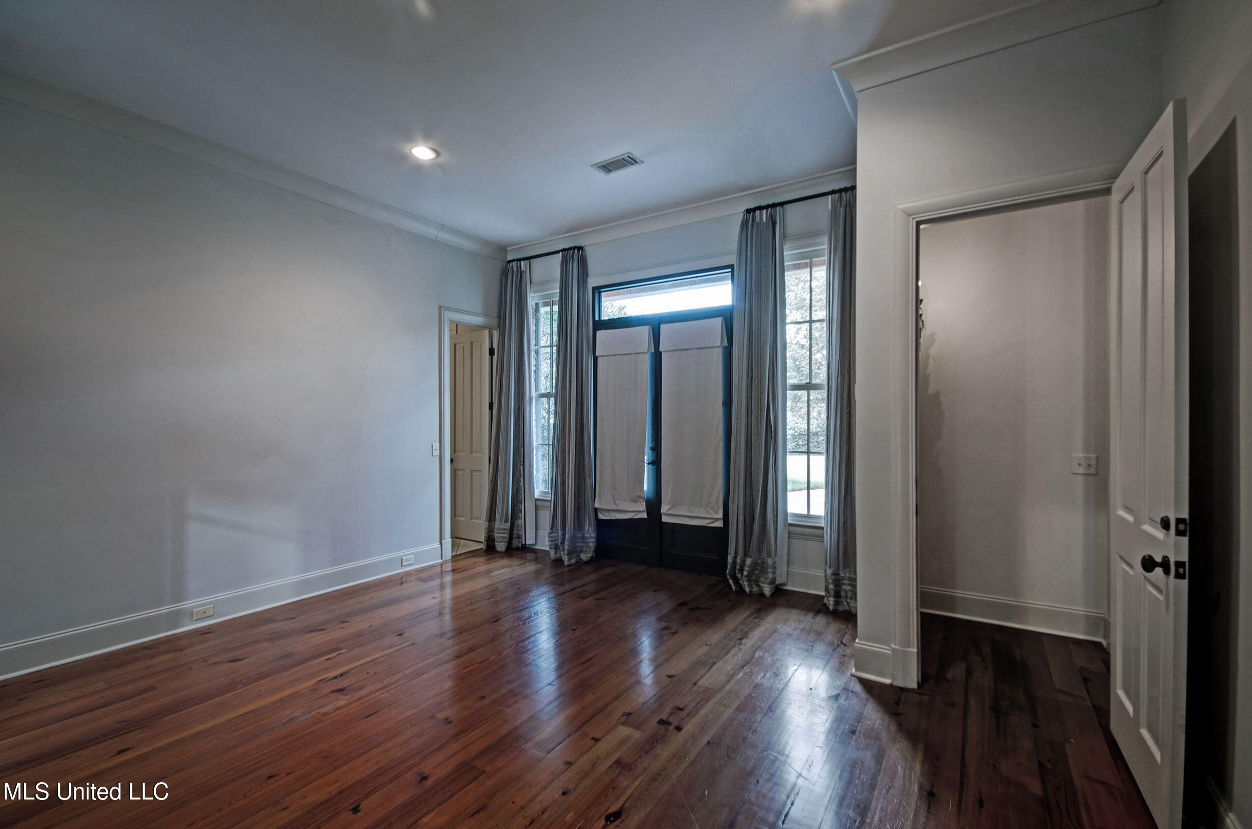 143 Green Glades Property Photo 33