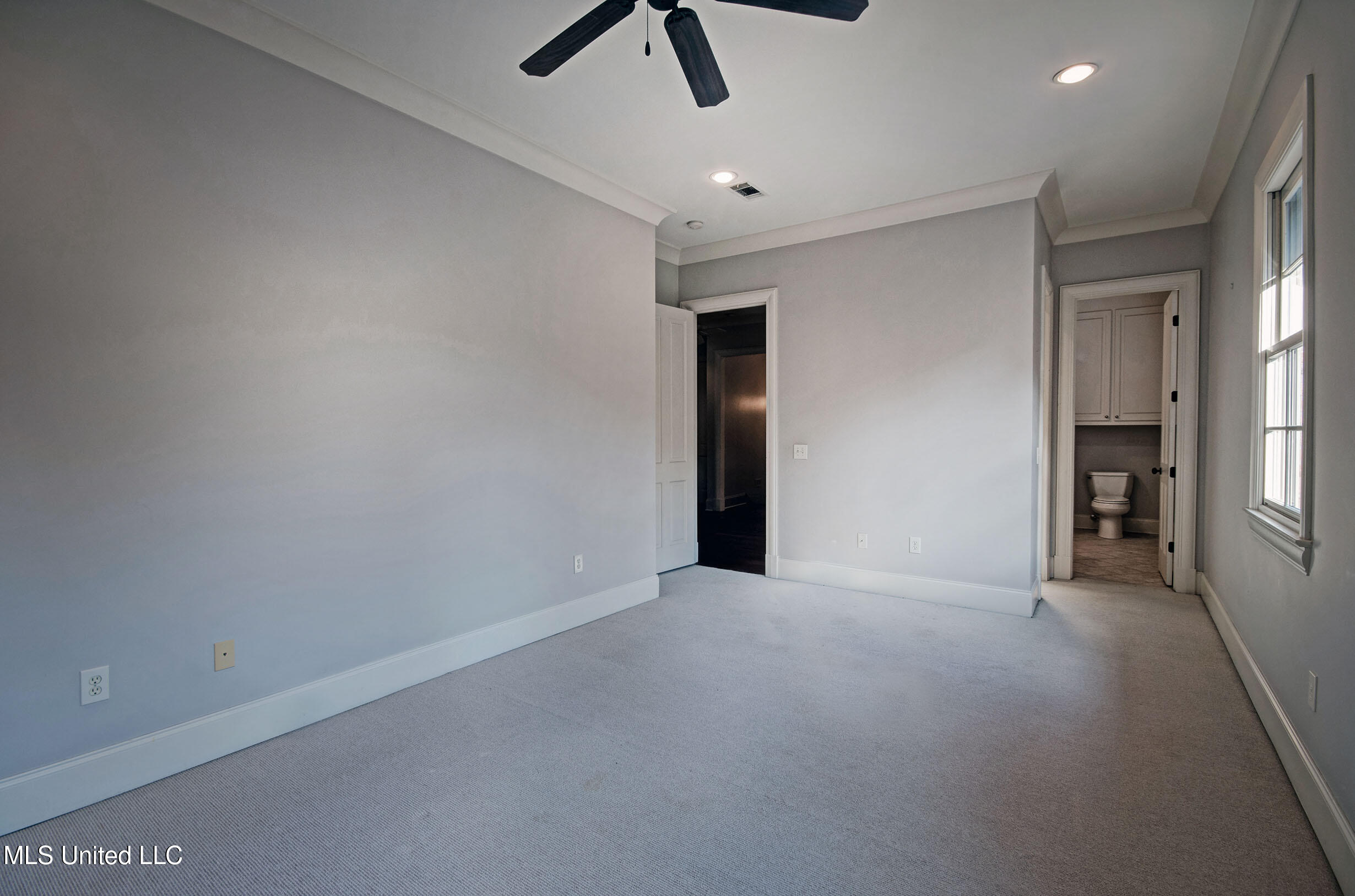 143 Green Glades Property Photo 44