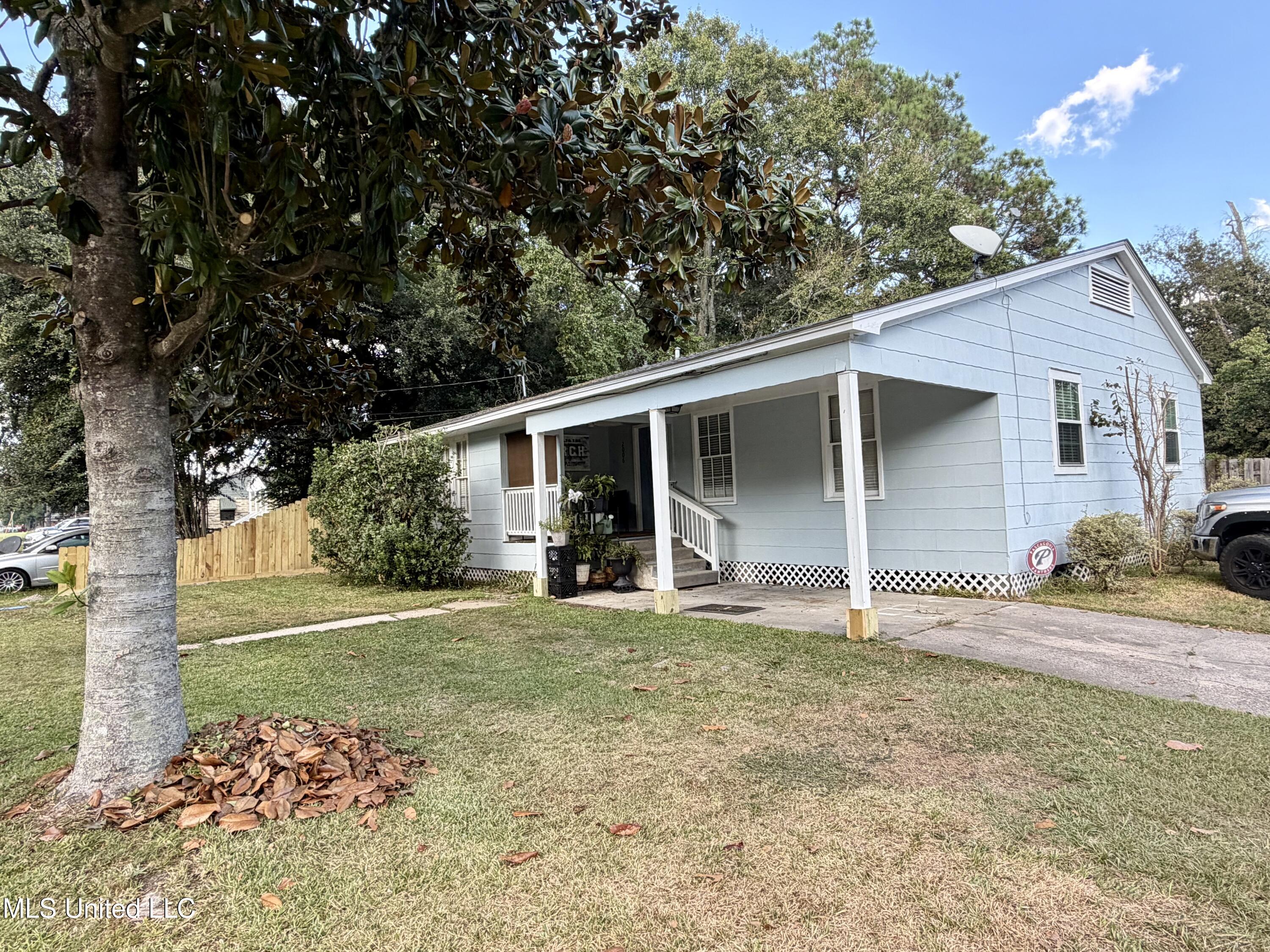 2006 11th Street Property Photo 2