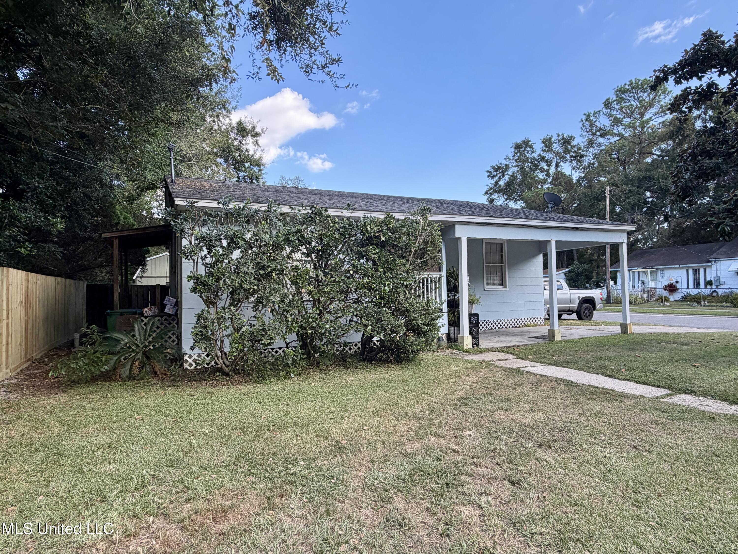 2006 11th Street Property Photo 3