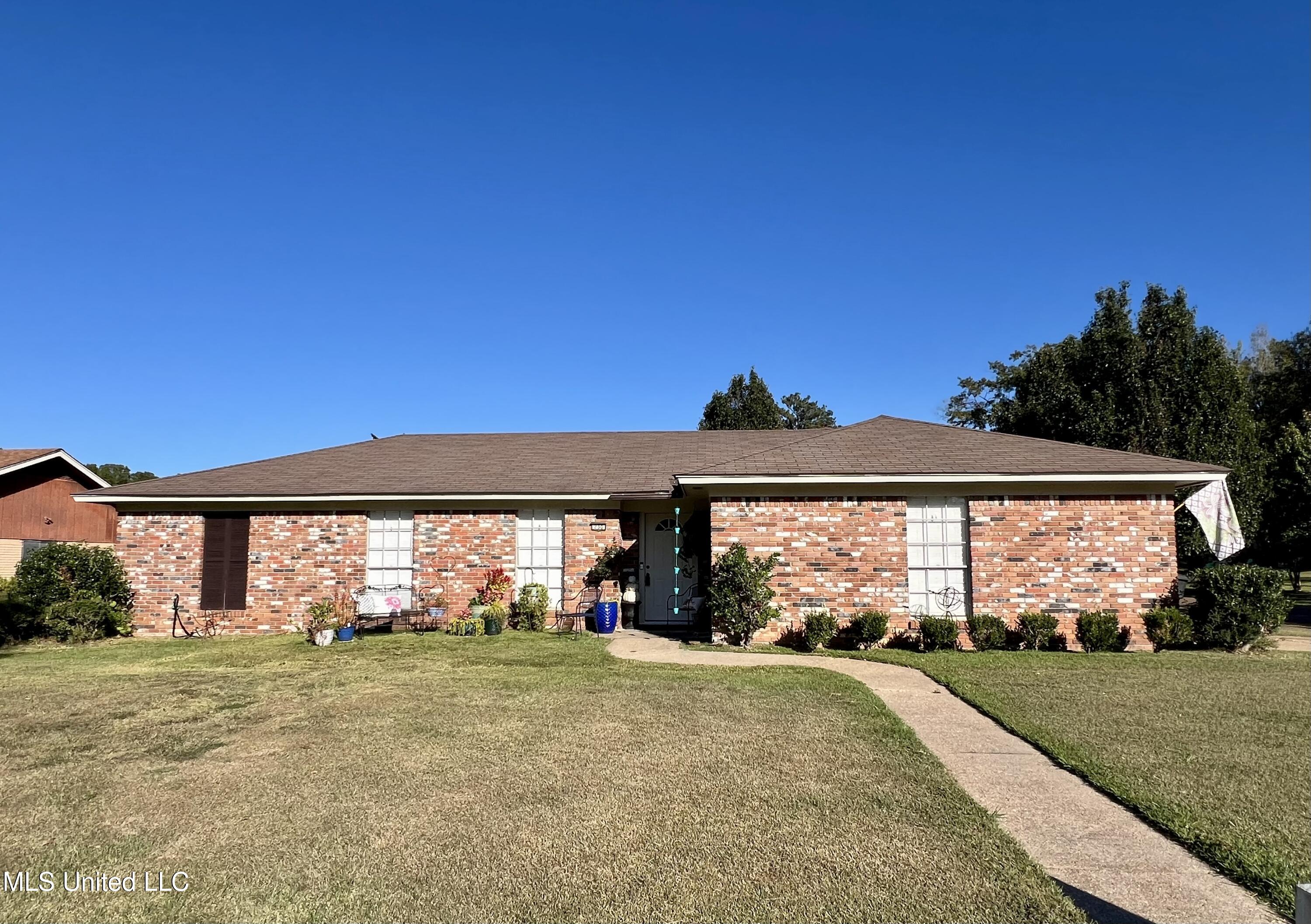 230 Van Doren Street Property Photo 1