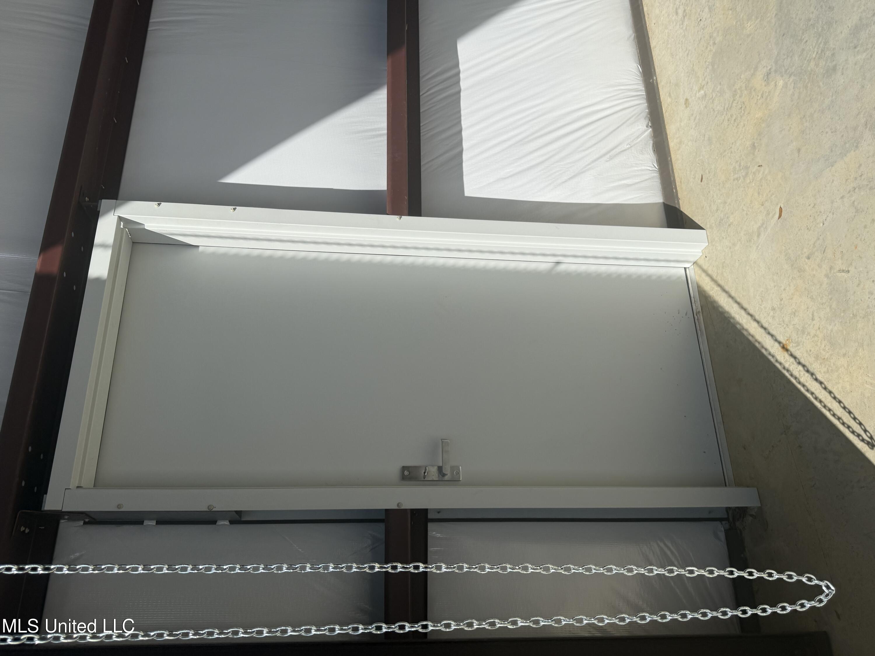 4492 Popps Ferry Road Property Photo 5