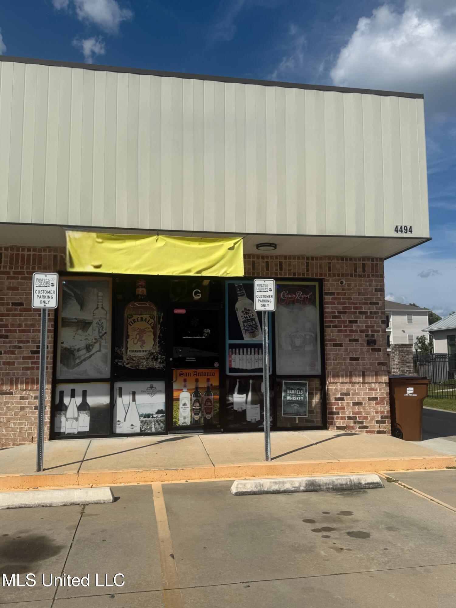 4495 Popps Ferry Road Property Photo 1