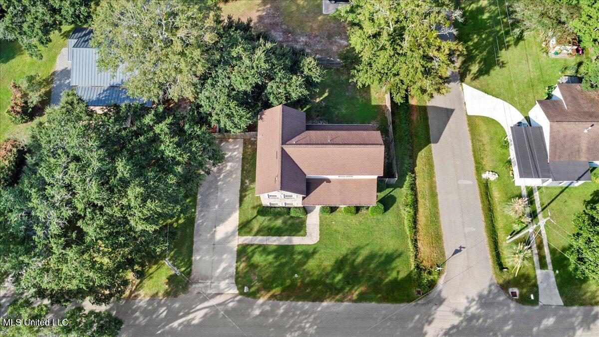 134 Ocean Wave Avenue Property Photo 7