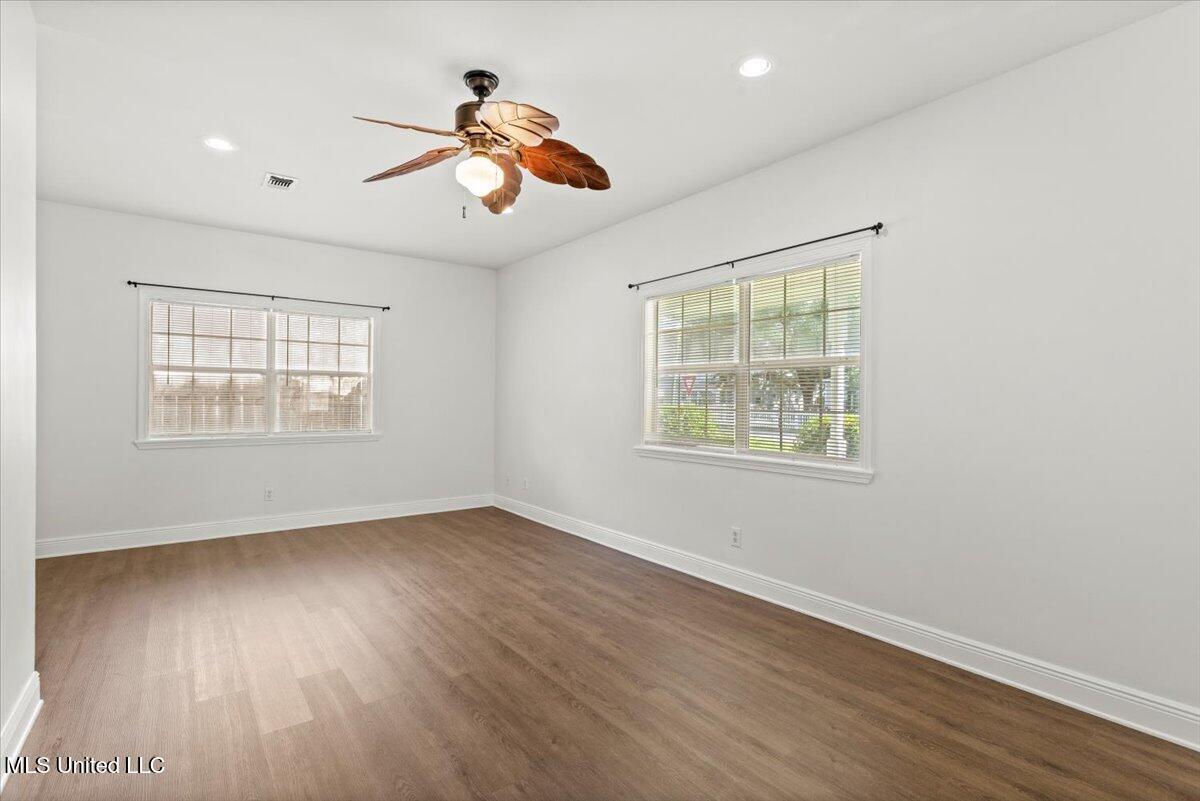 134 Ocean Wave Avenue Property Photo 10