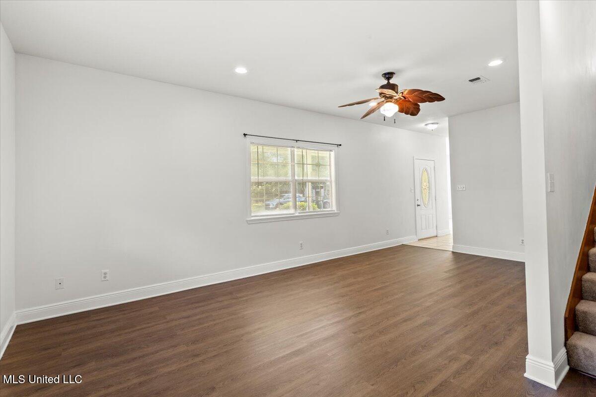 134 Ocean Wave Avenue Property Photo 11