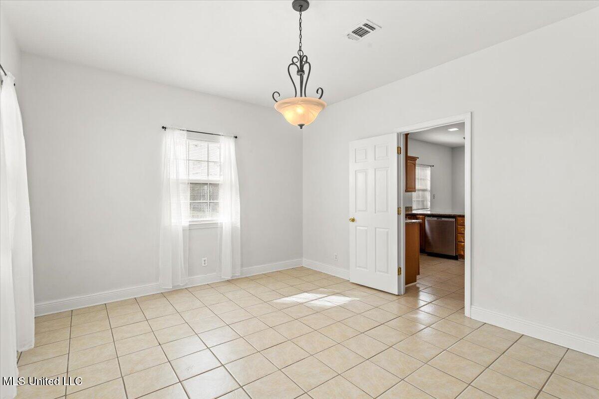 134 Ocean Wave Avenue Property Photo 17