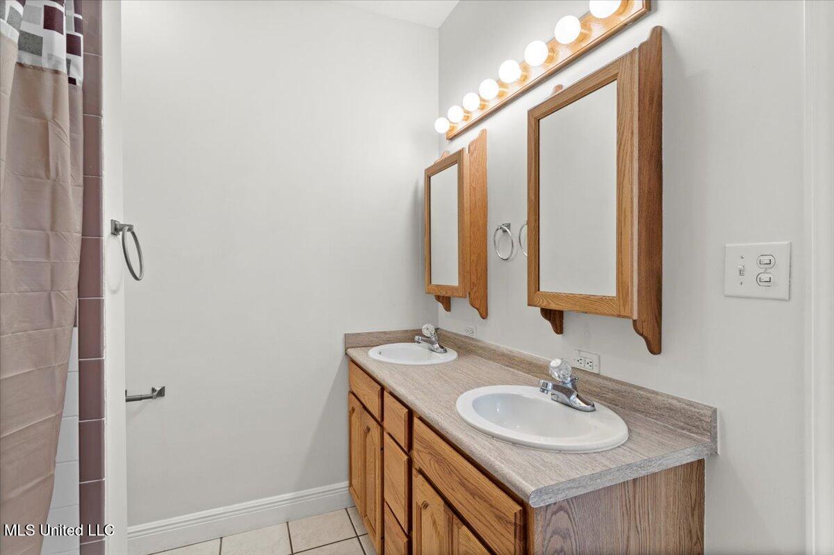 134 Ocean Wave Avenue Property Photo 30