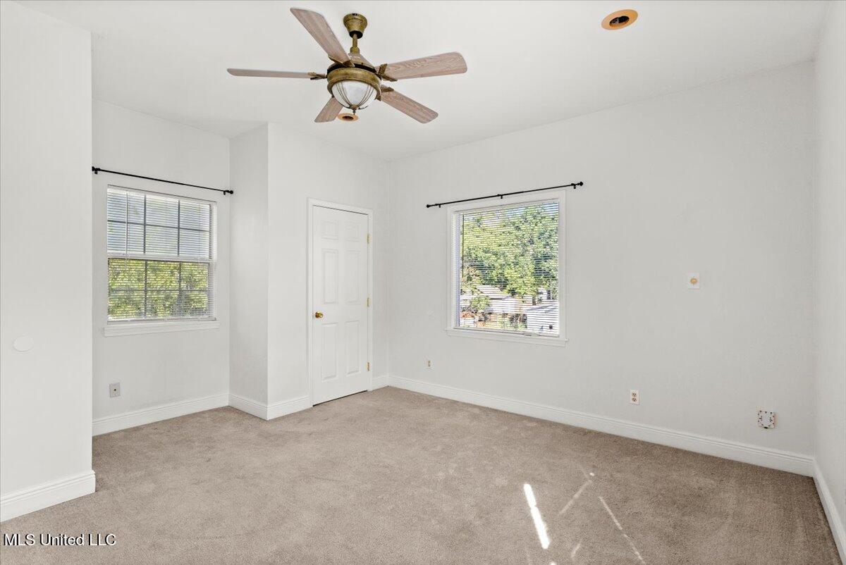 134 Ocean Wave Avenue Property Photo 32