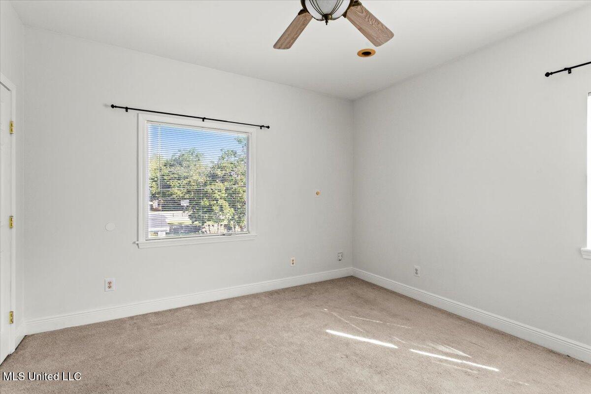 134 Ocean Wave Avenue Property Photo 33