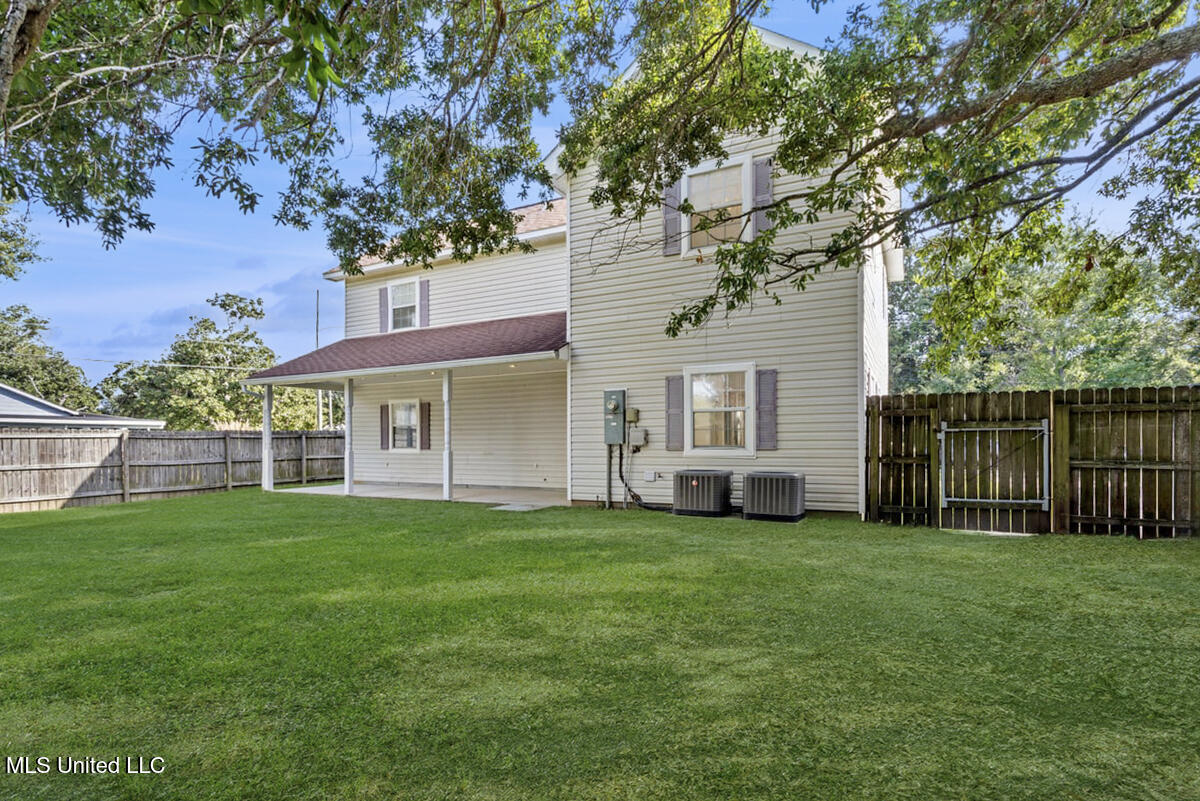 134 Ocean Wave Avenue Property Photo 38