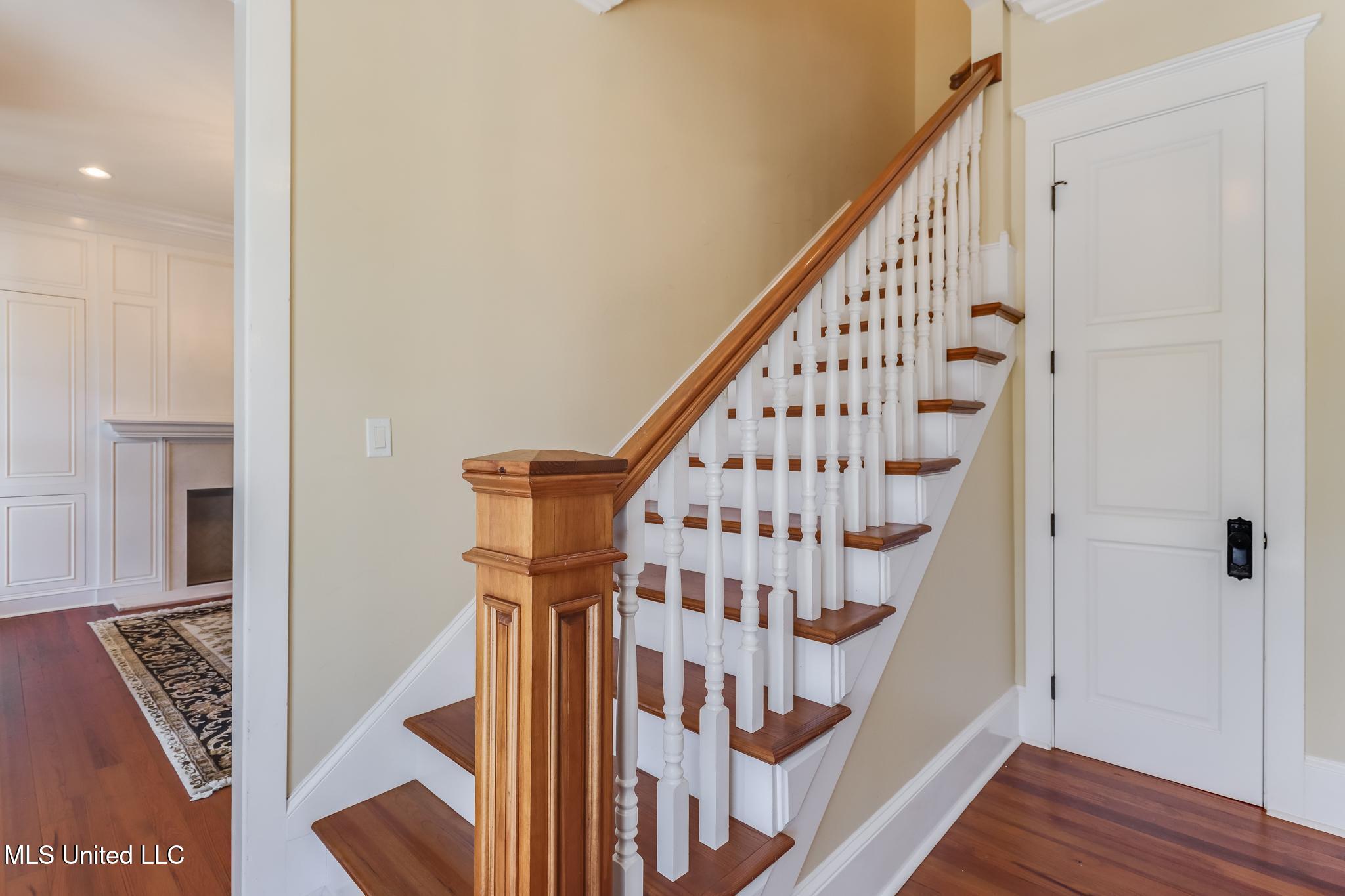 726 Wiggins Circle Property Photo 24