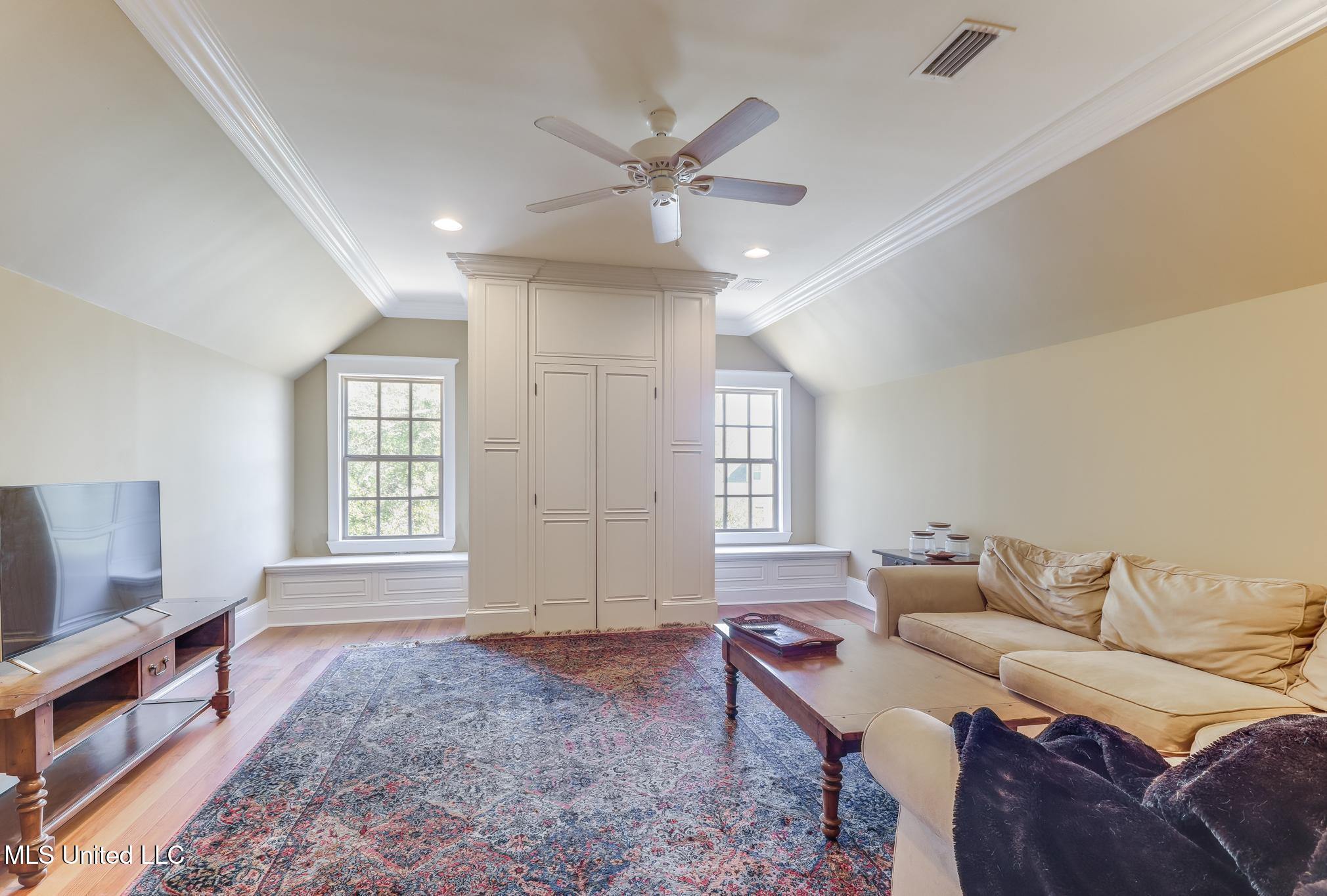 726 Wiggins Circle Property Photo 25