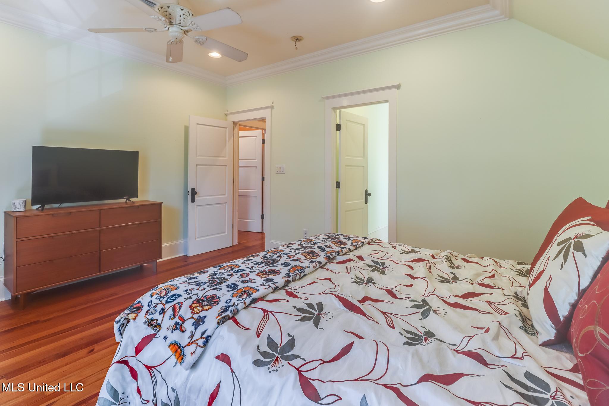 726 Wiggins Circle Property Photo 35