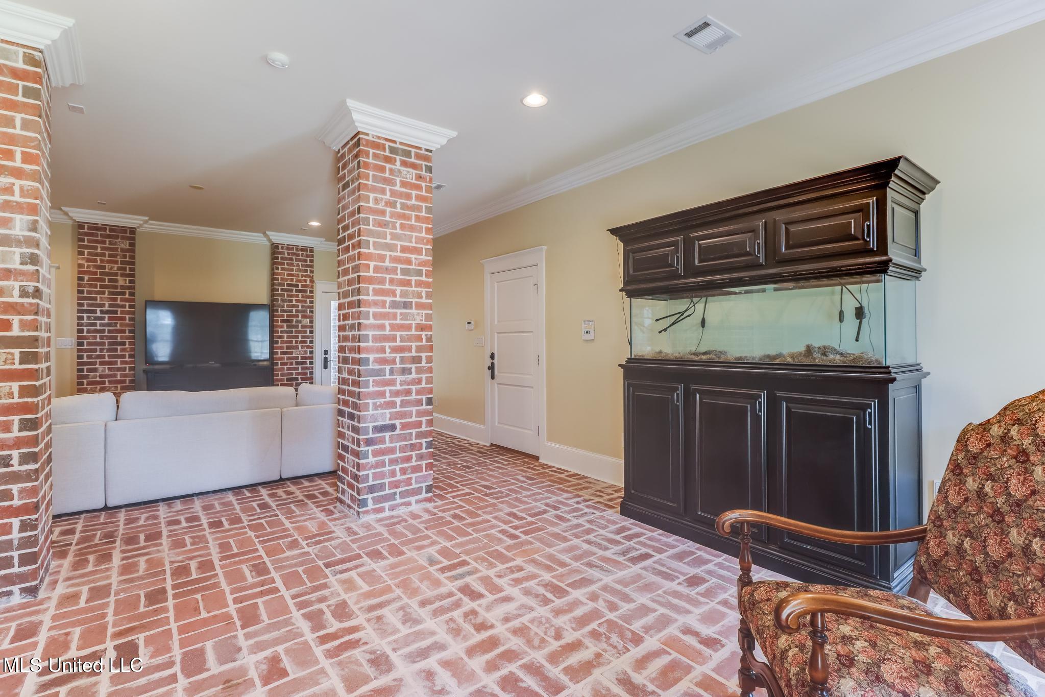 726 Wiggins Circle Property Photo 43