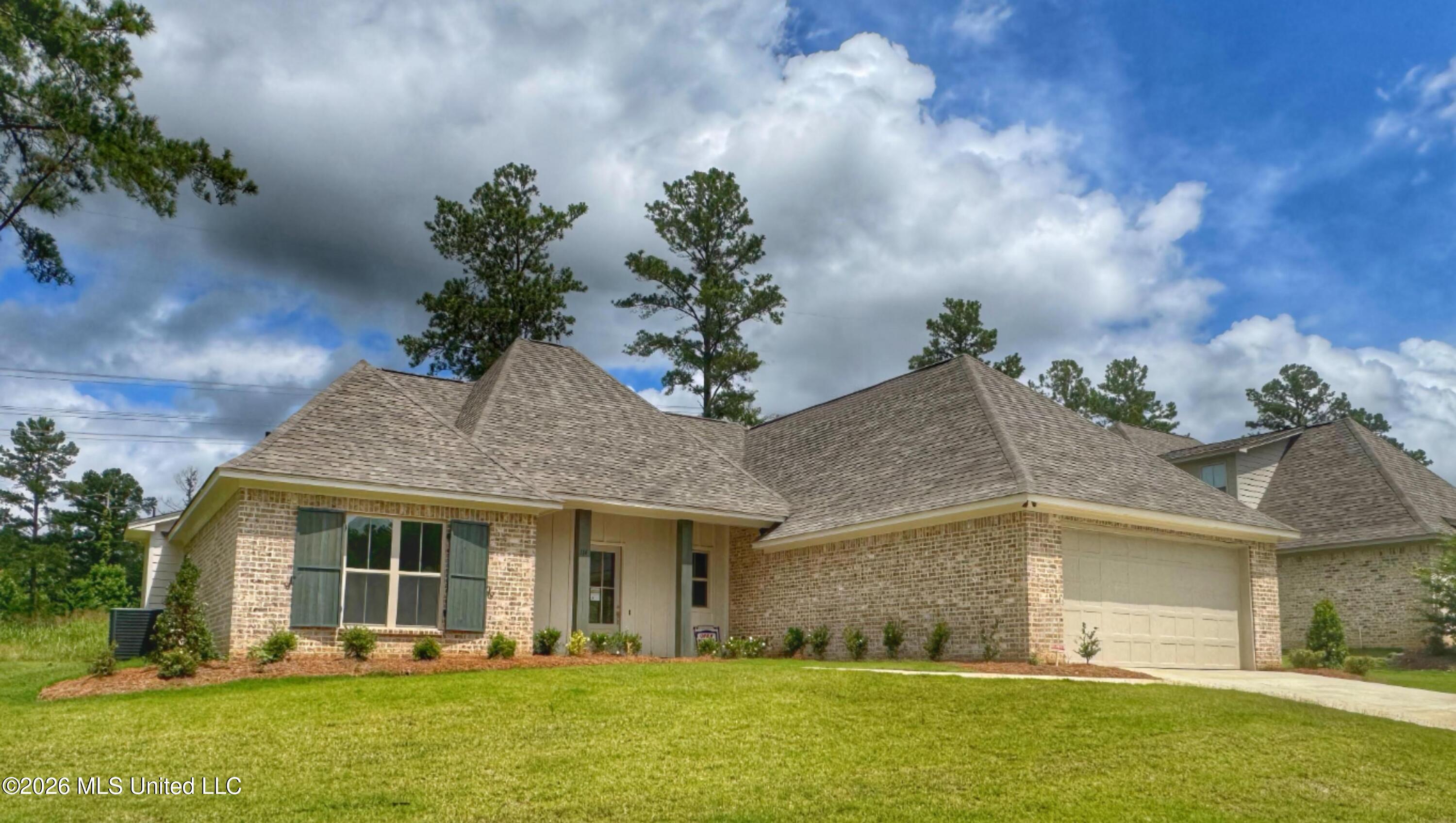 114 Grayson Way Property Photo 1