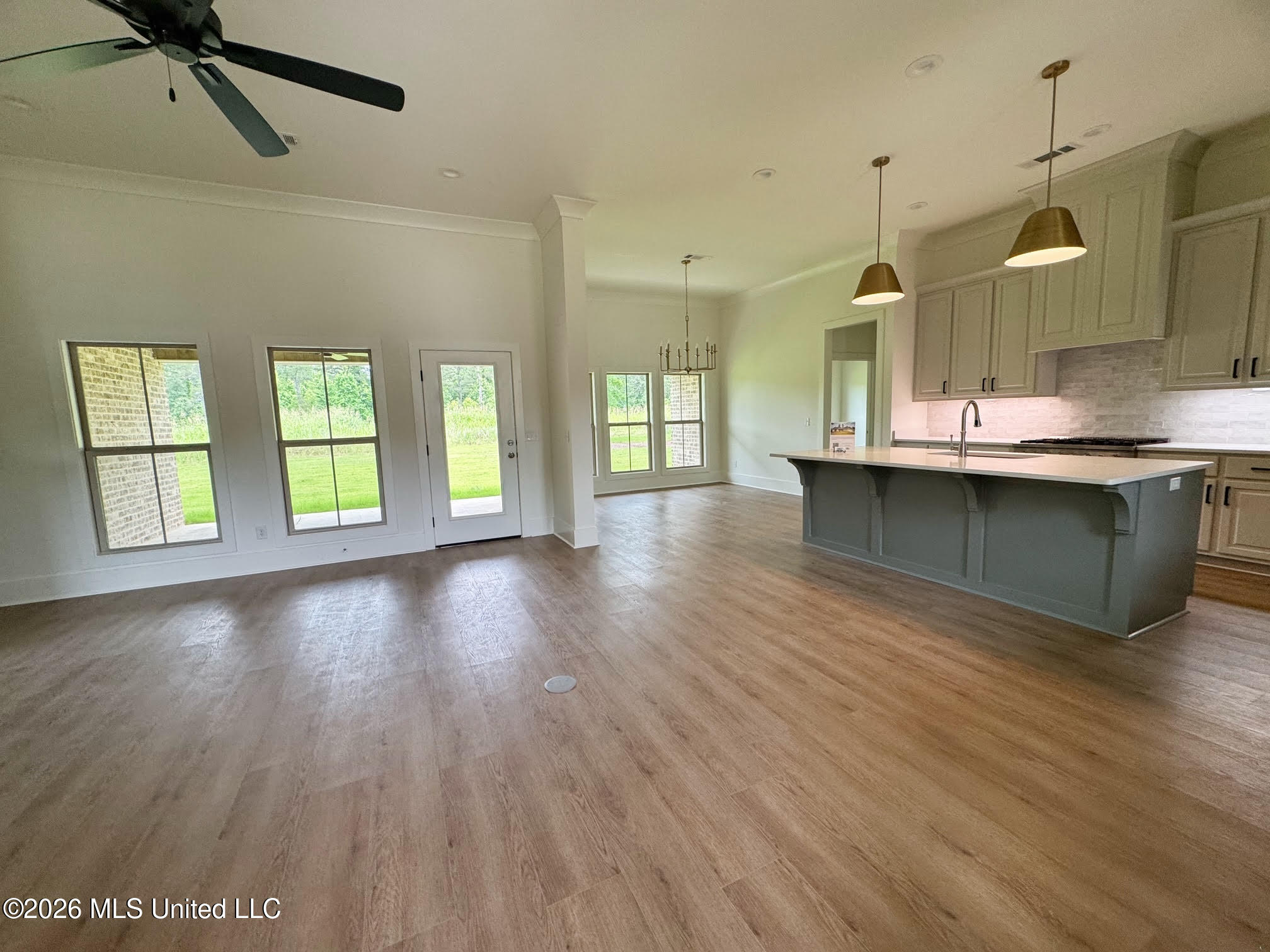 114 Grayson Way Property Photo 2